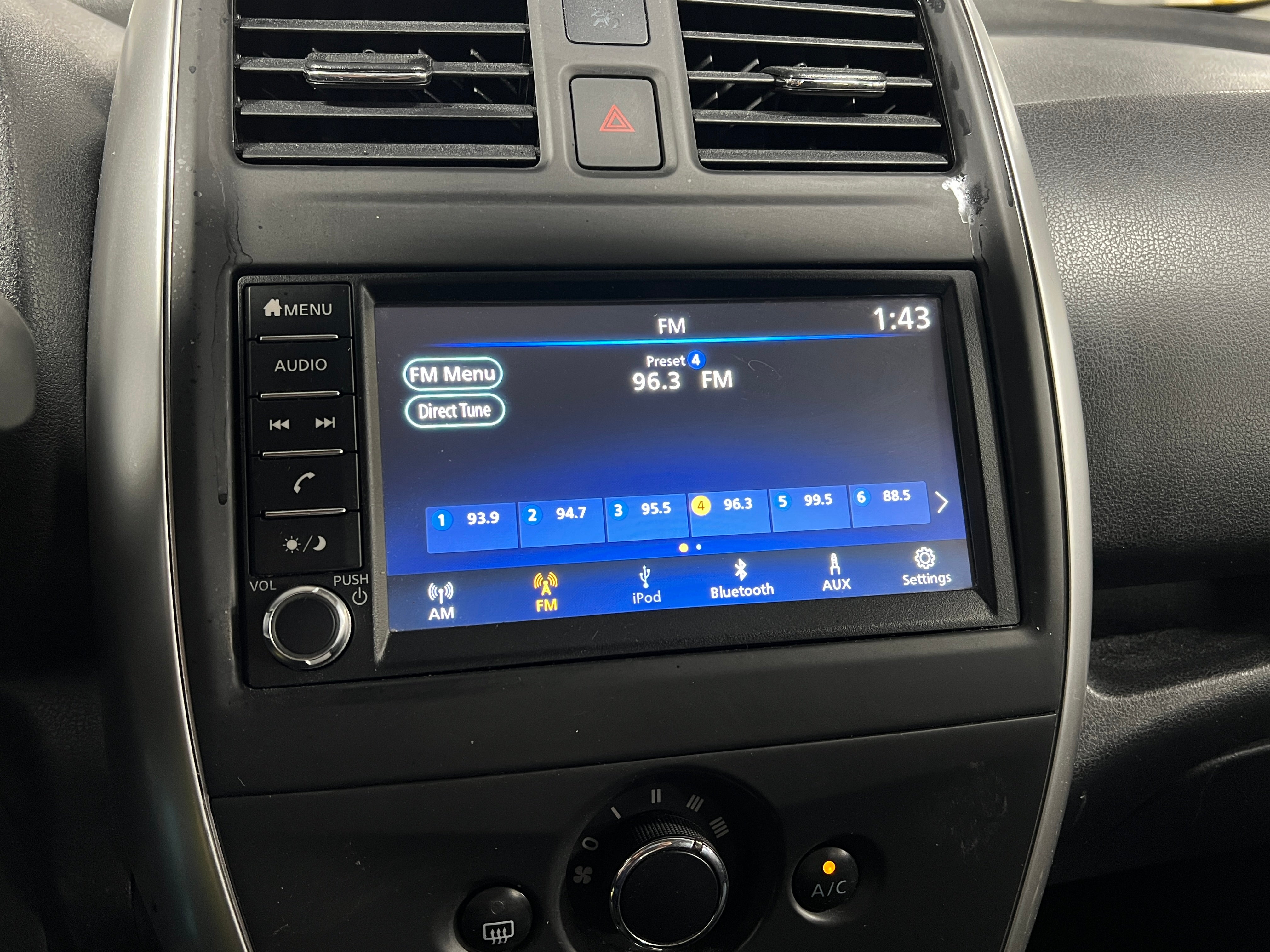 2019 Nissan Versa Note SV 4