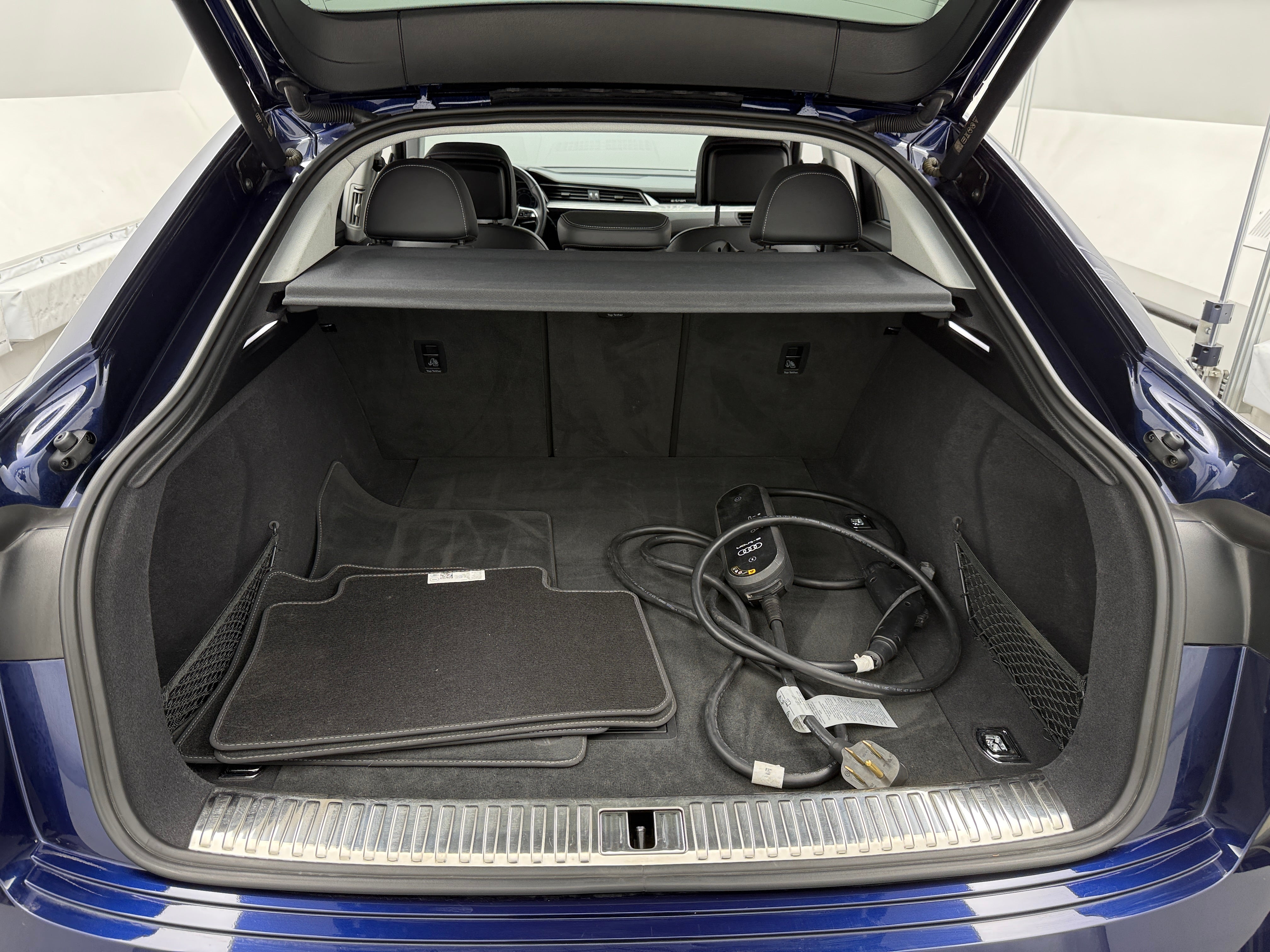 2022 Audi e-tron S Prestige 6