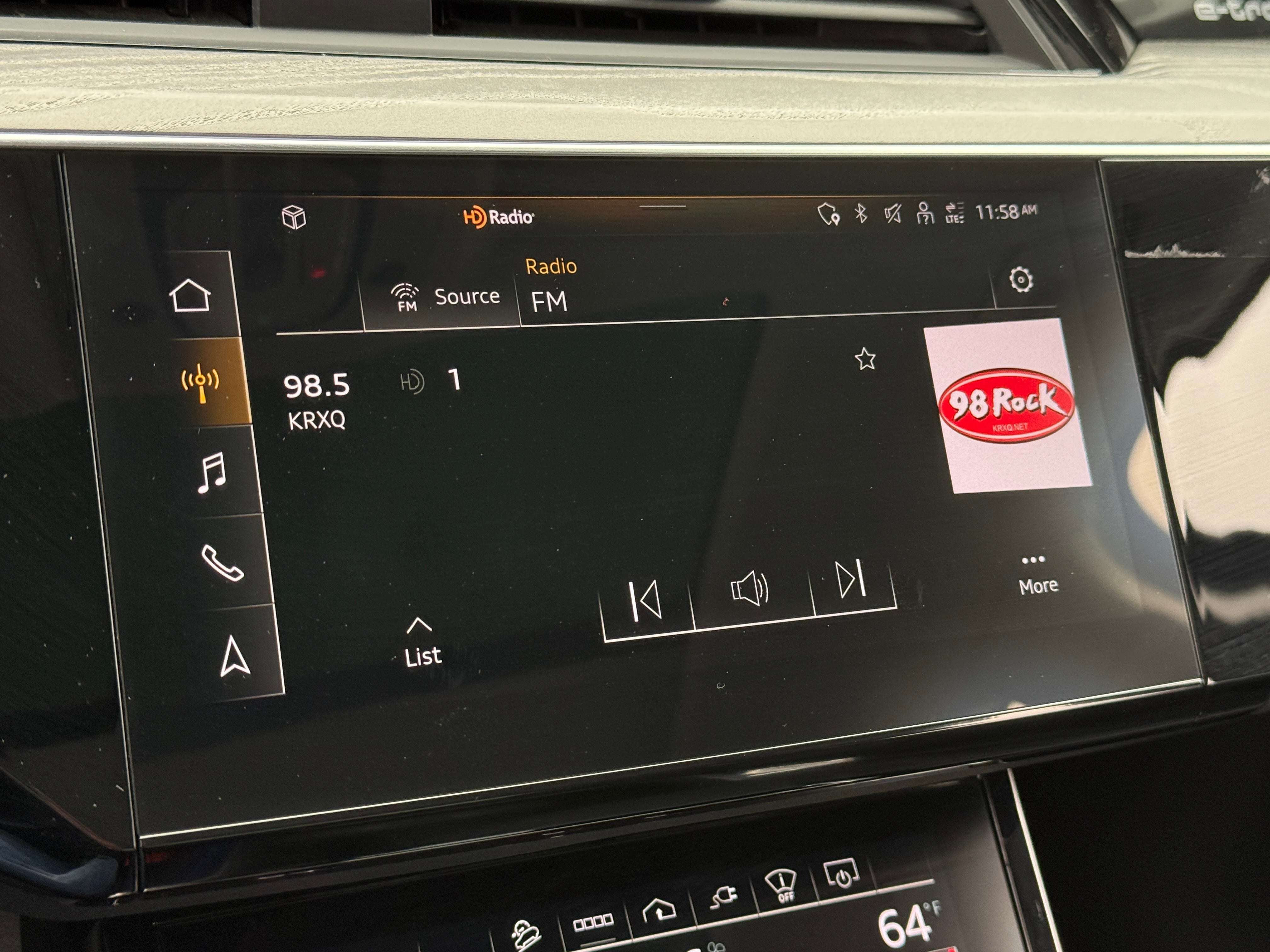 2022 Audi e-tron S Prestige 3