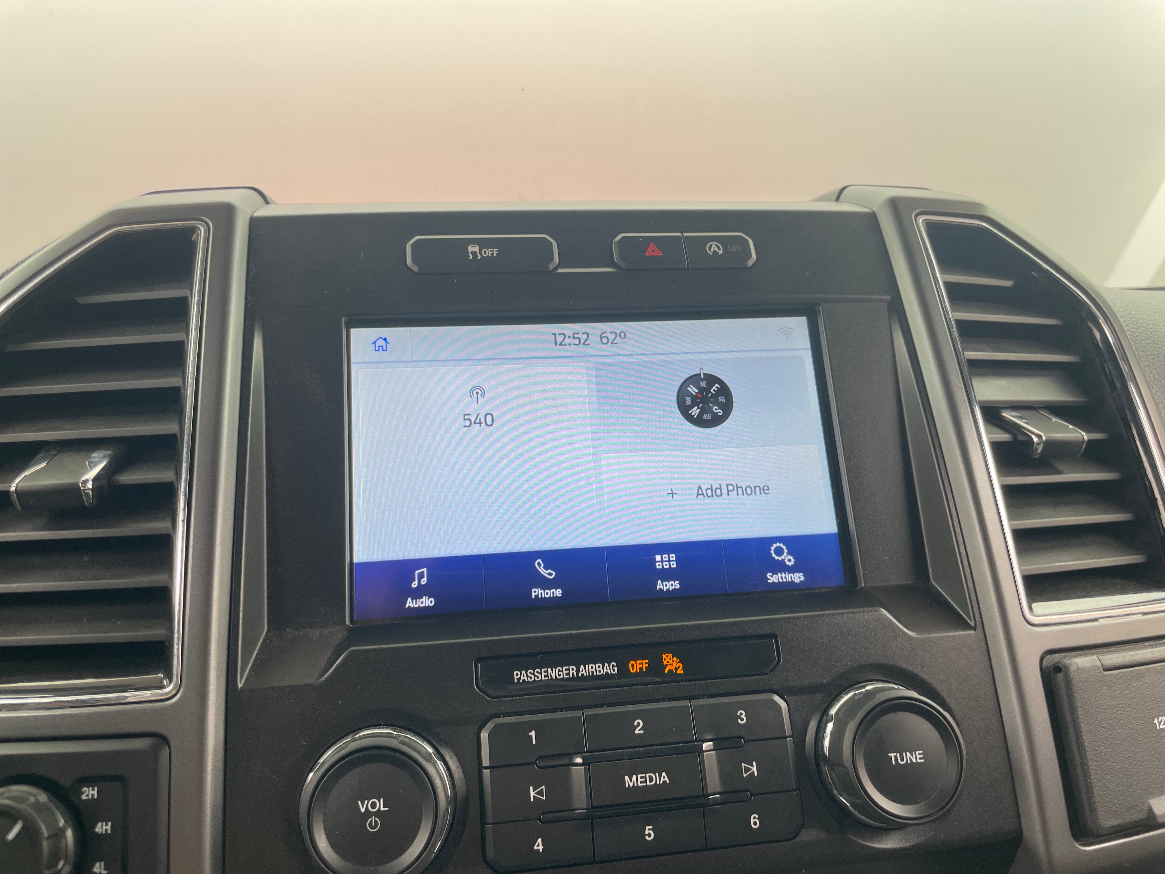 2020 Ford Econoline E-150 4