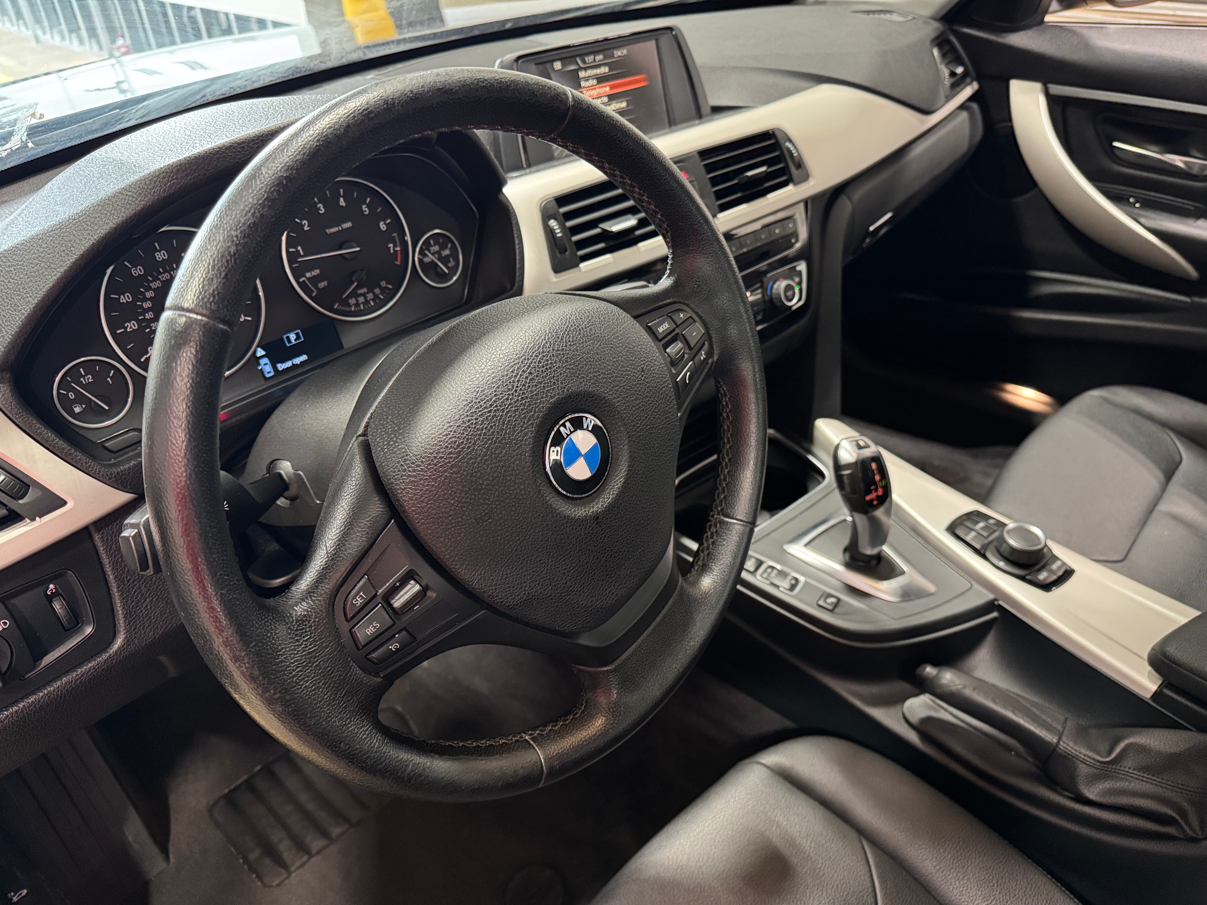 2016 BMW 3 Series 320i xDrive 2