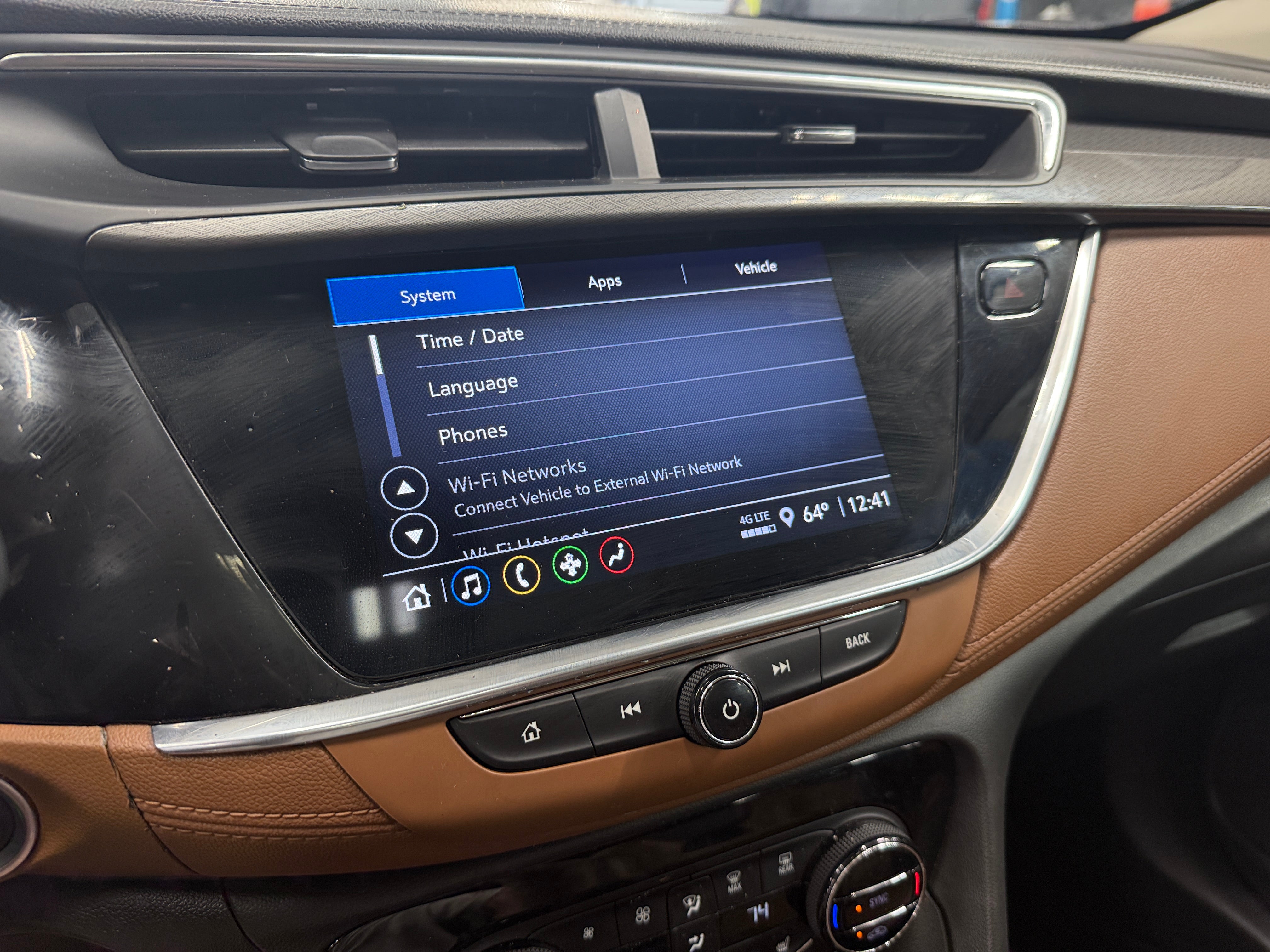 2021 Buick Encore GX Essence 3