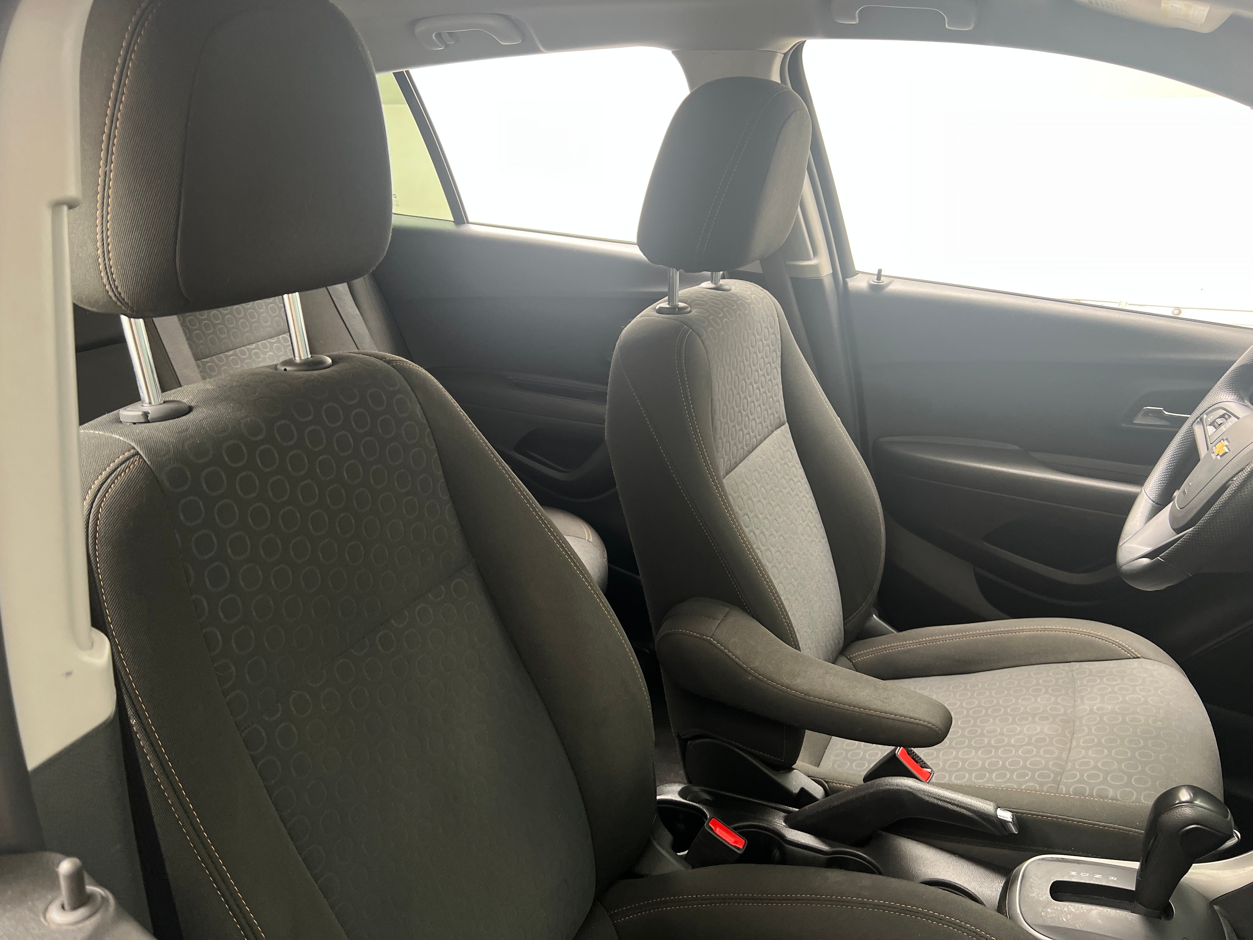 2020 Chevrolet Trax LS 2