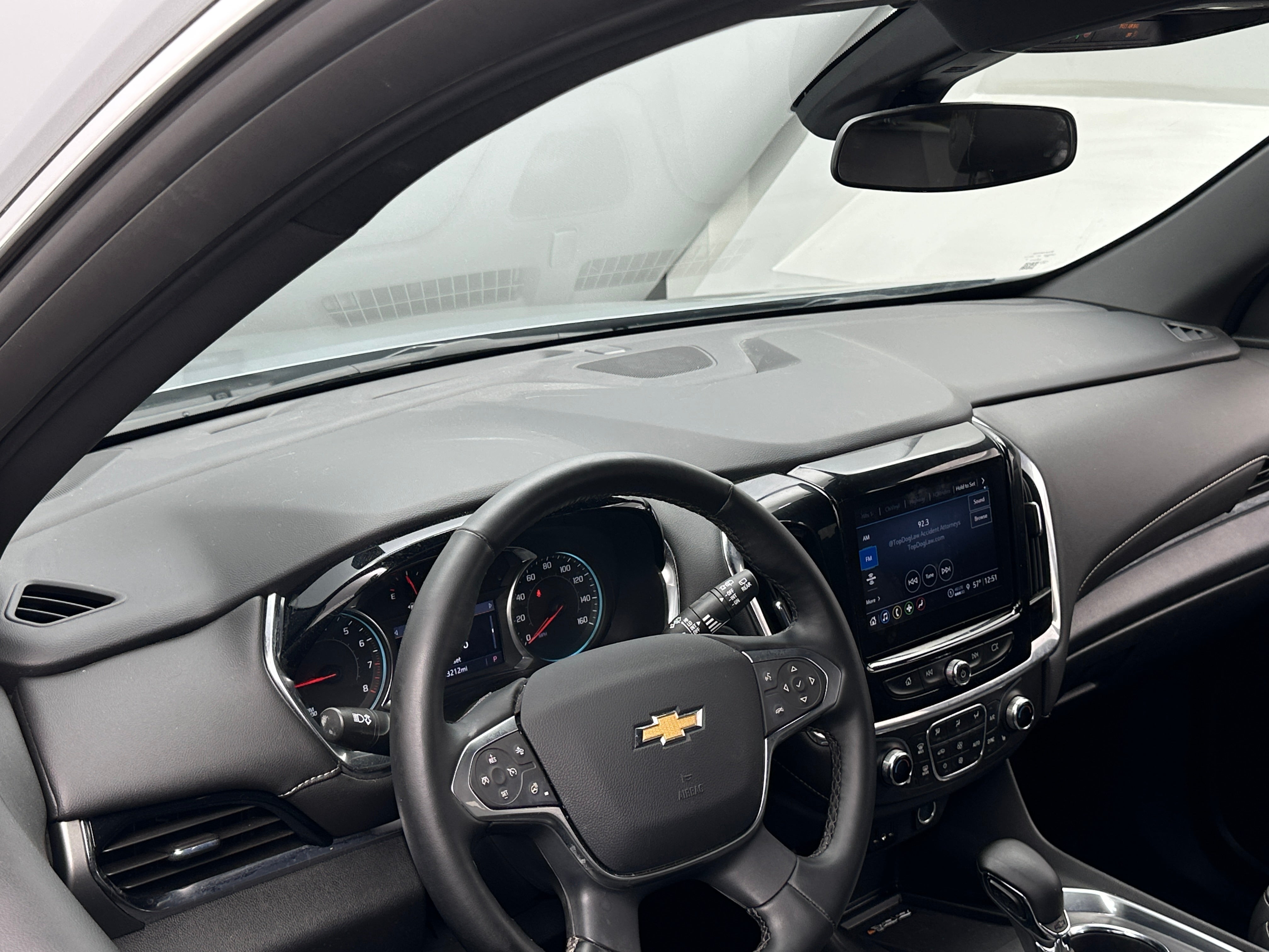 2023 Chevrolet Traverse LT 2