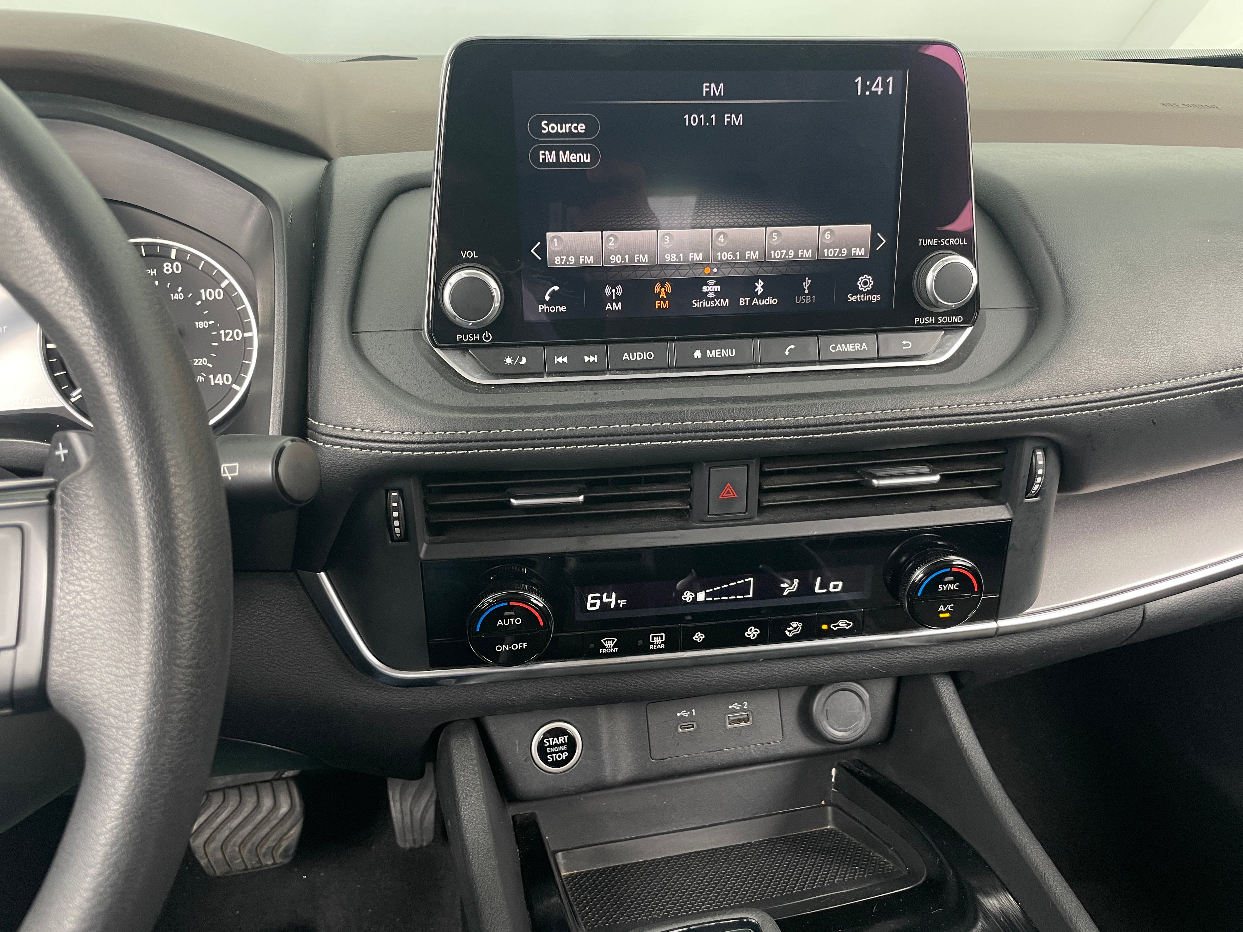 2023 Nissan Rogue SV 4