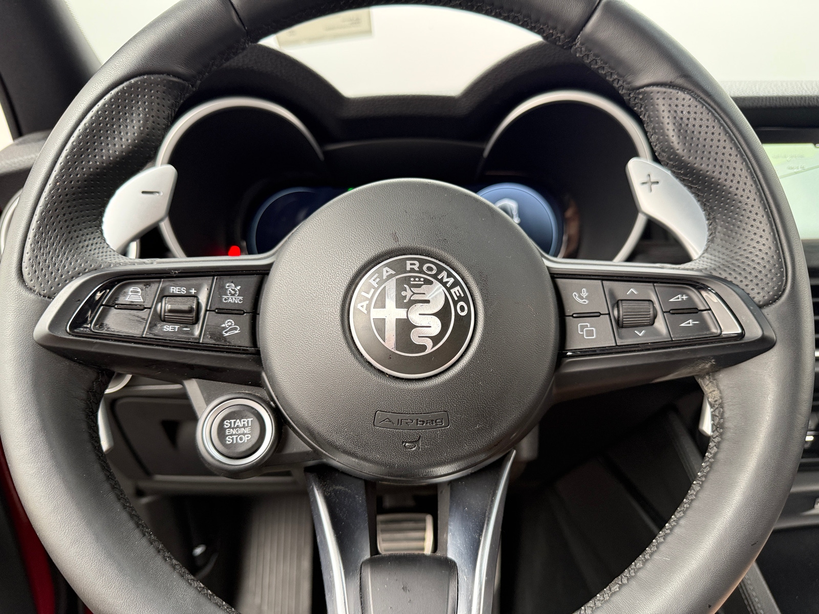 Thumbnail: 2024 Alfa Romeo Stelvio - 5