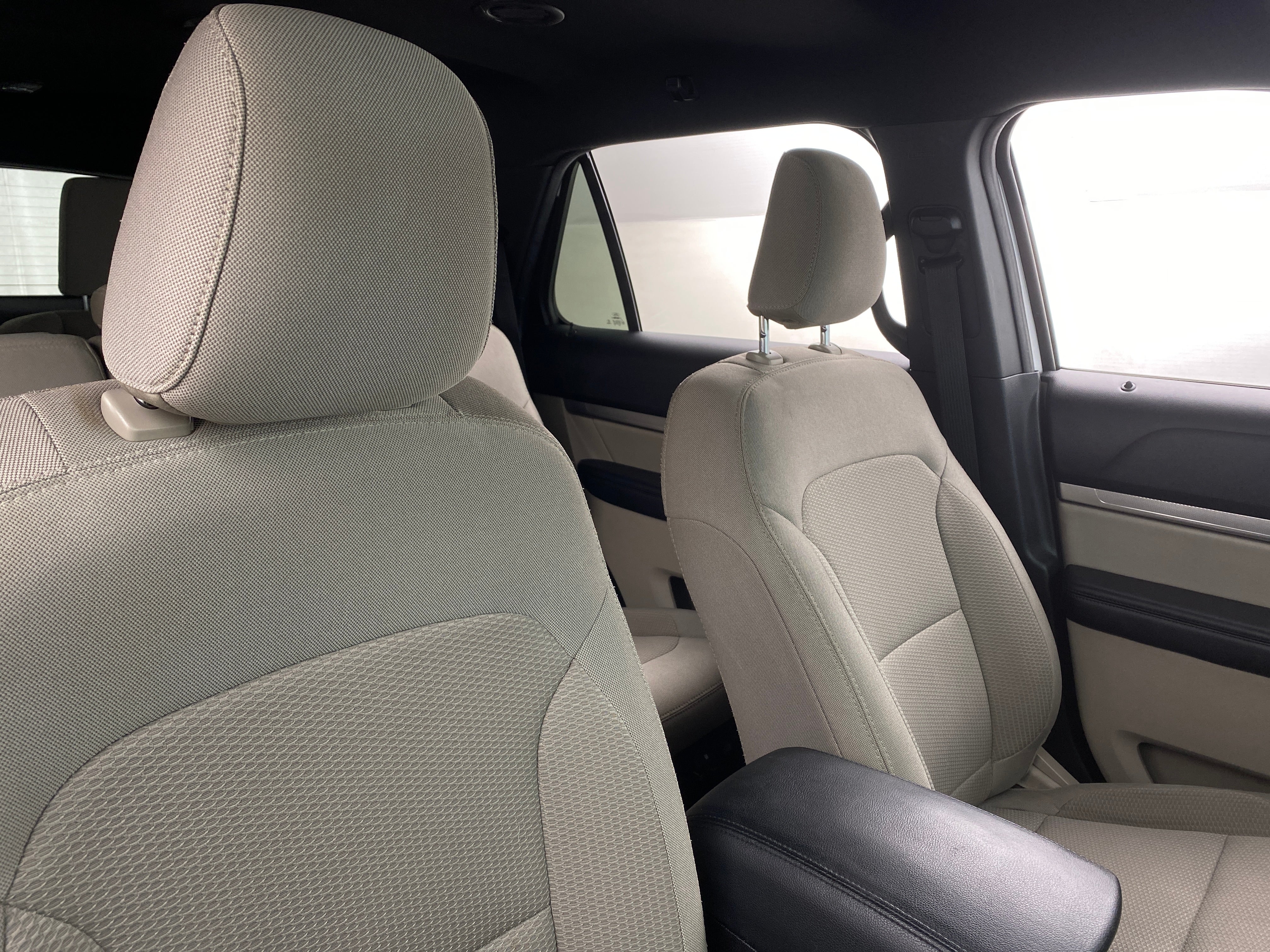 2019 Ford Explorer XLT 2