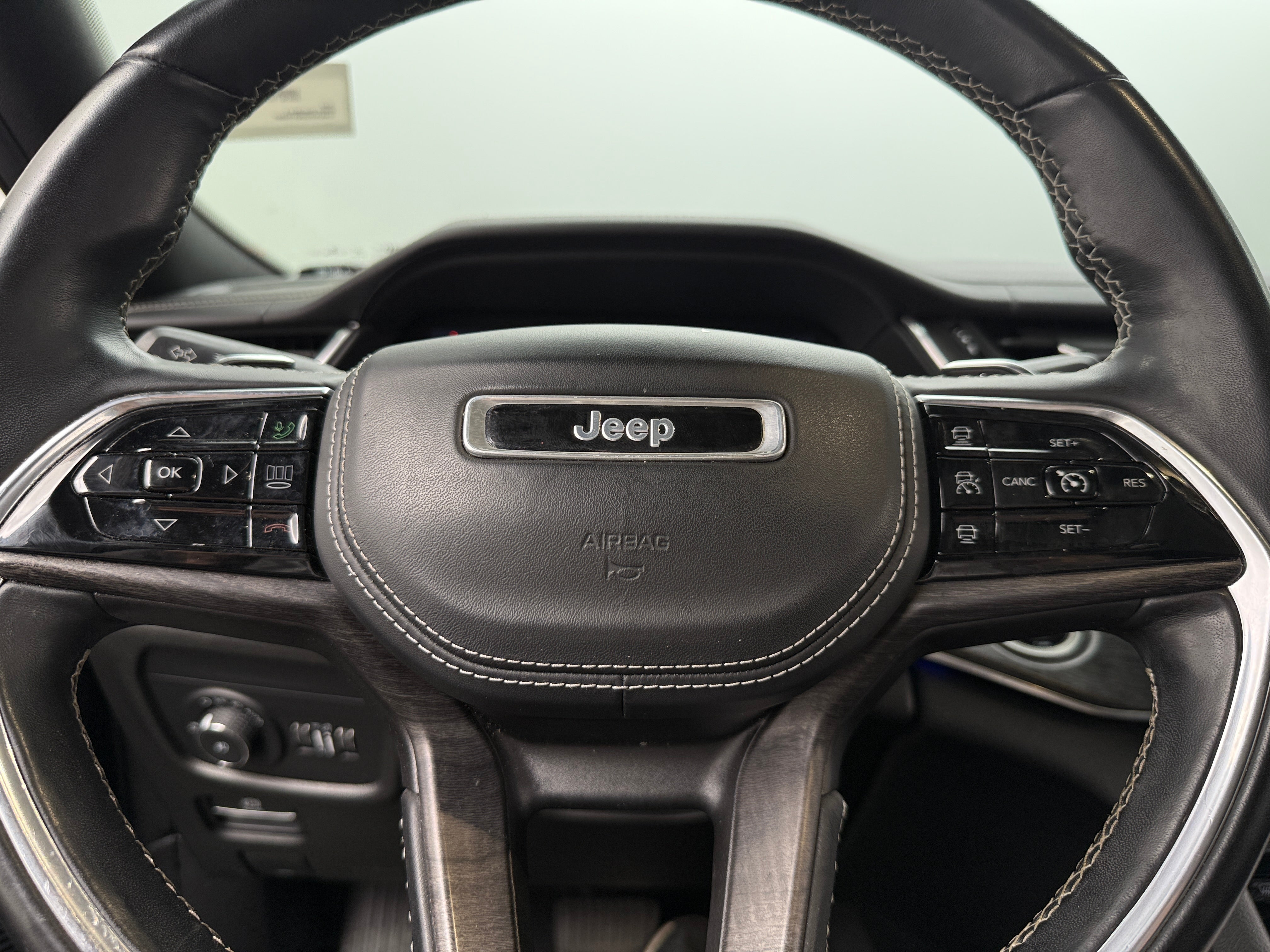 2021 Jeep Grand Cherokee L Overland 4