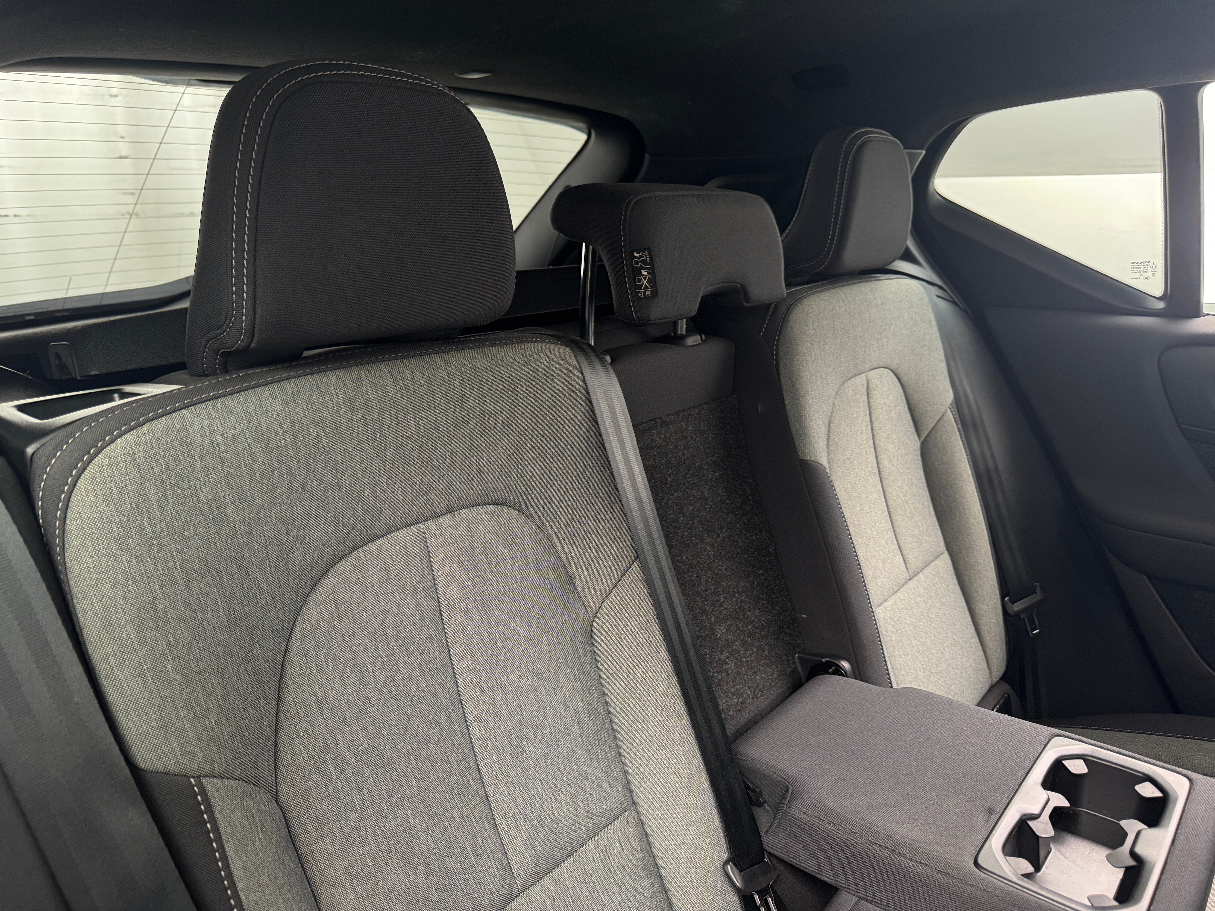 2025 Volvo XC40 B5 Core 6