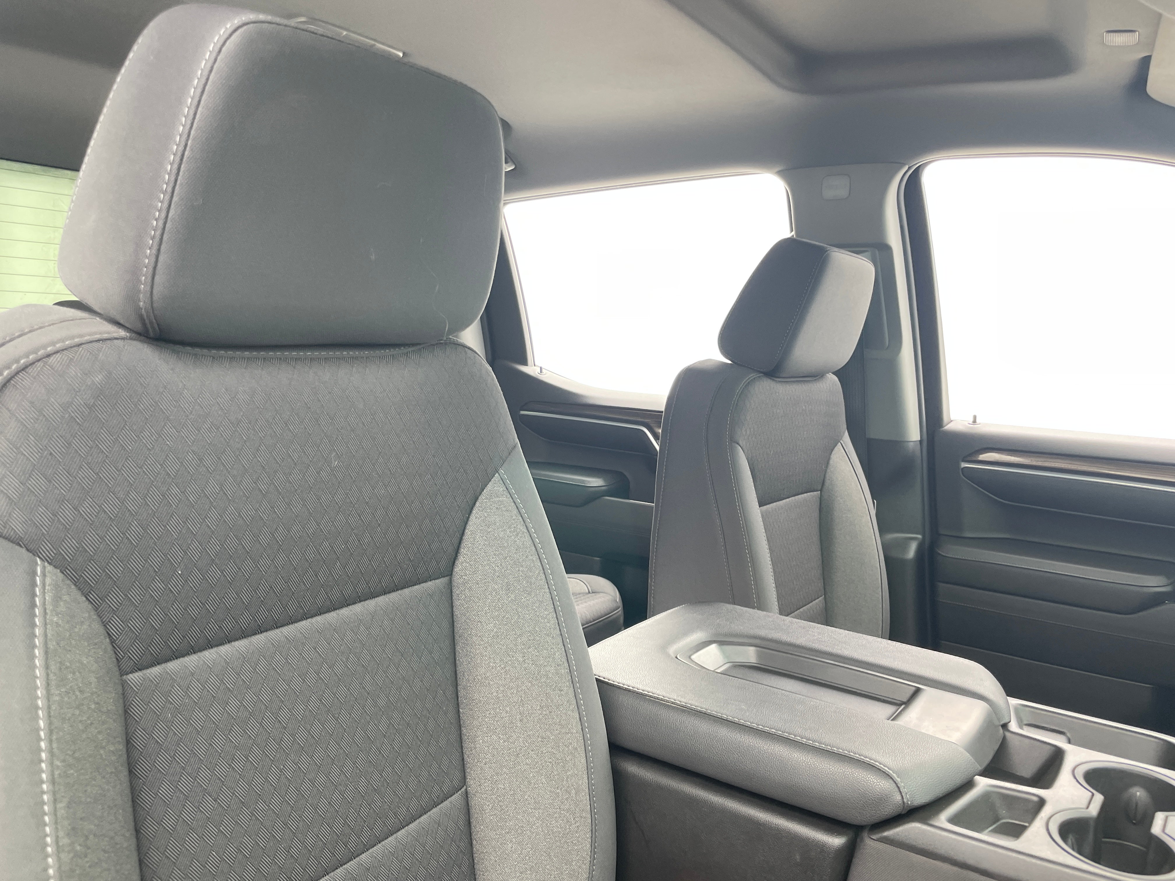 2022 Chevrolet Silverado 1500 LT 2