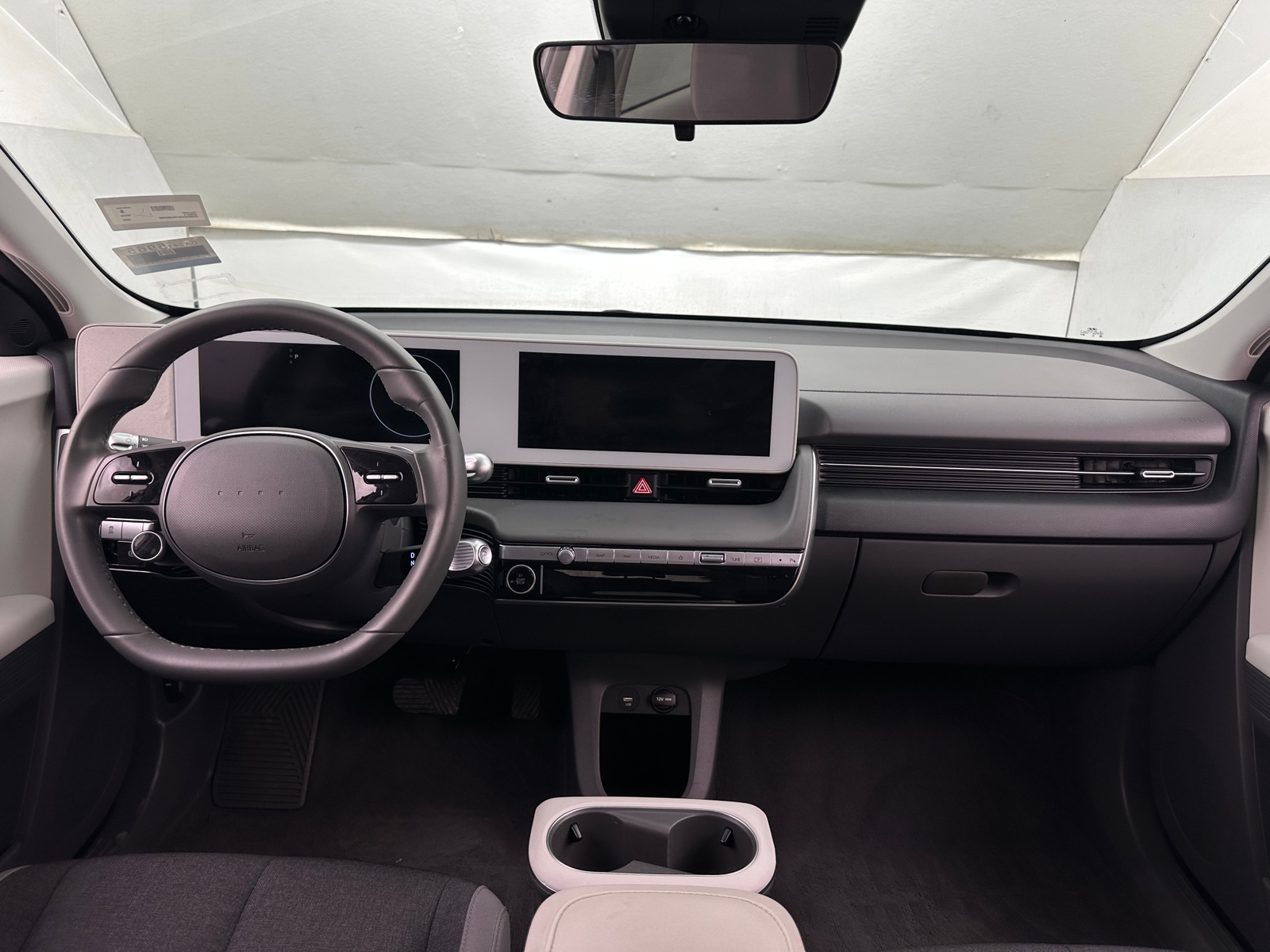 Thumbnail: 2022 Hyundai Ioniq 5 - 3