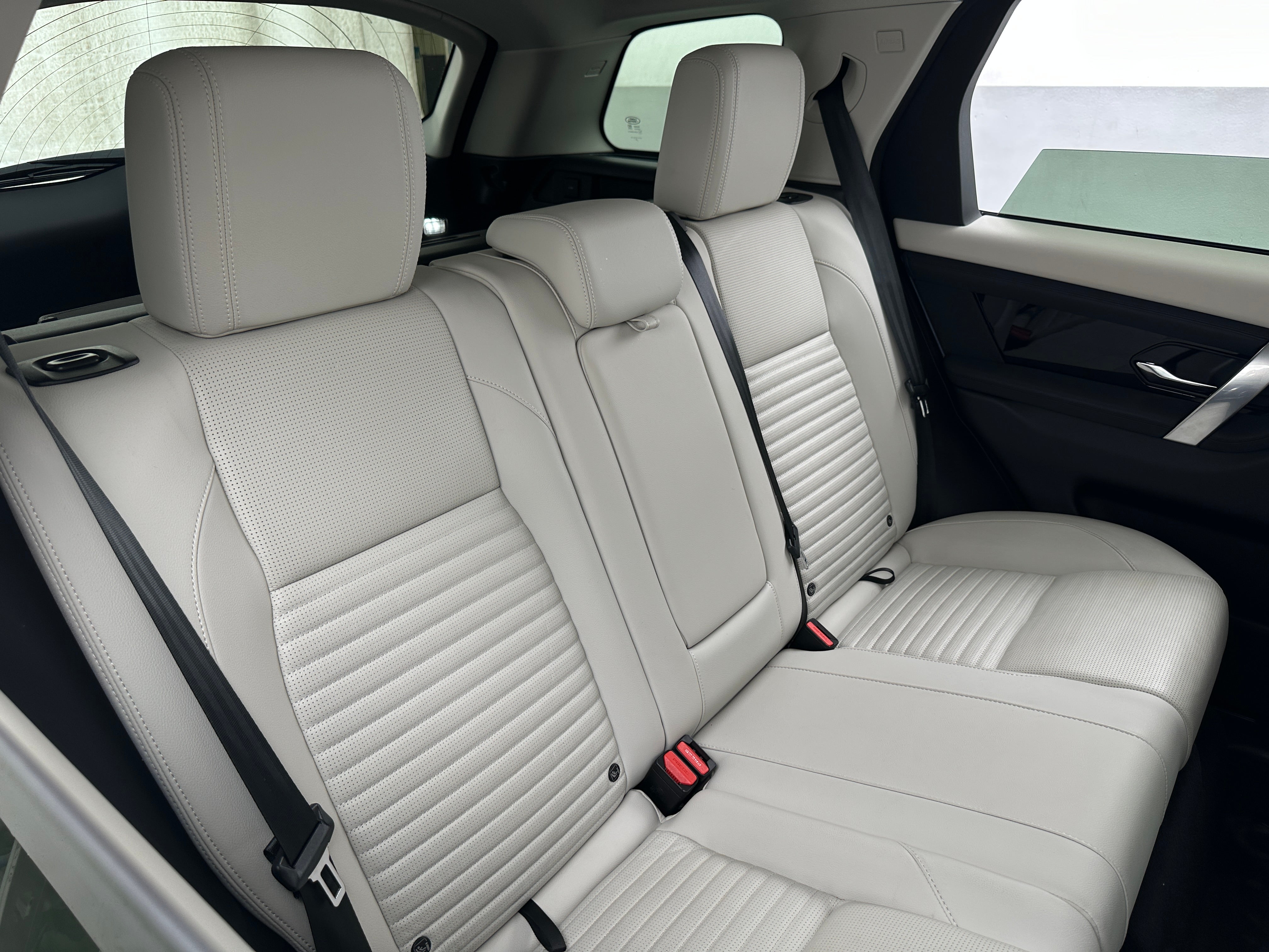 2023 Land Rover Discovery Sport S 5