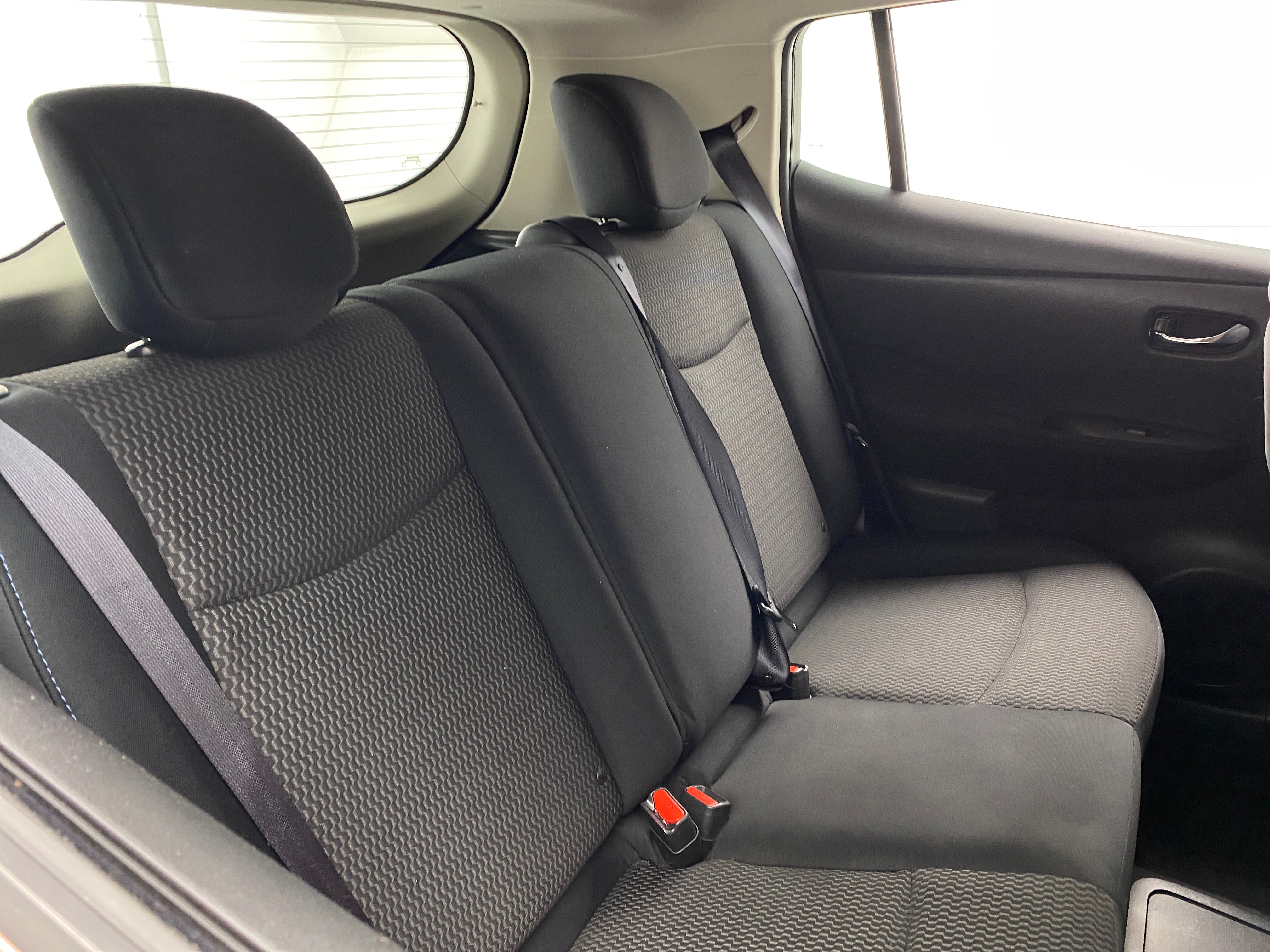 2015 Nissan Leaf S 6