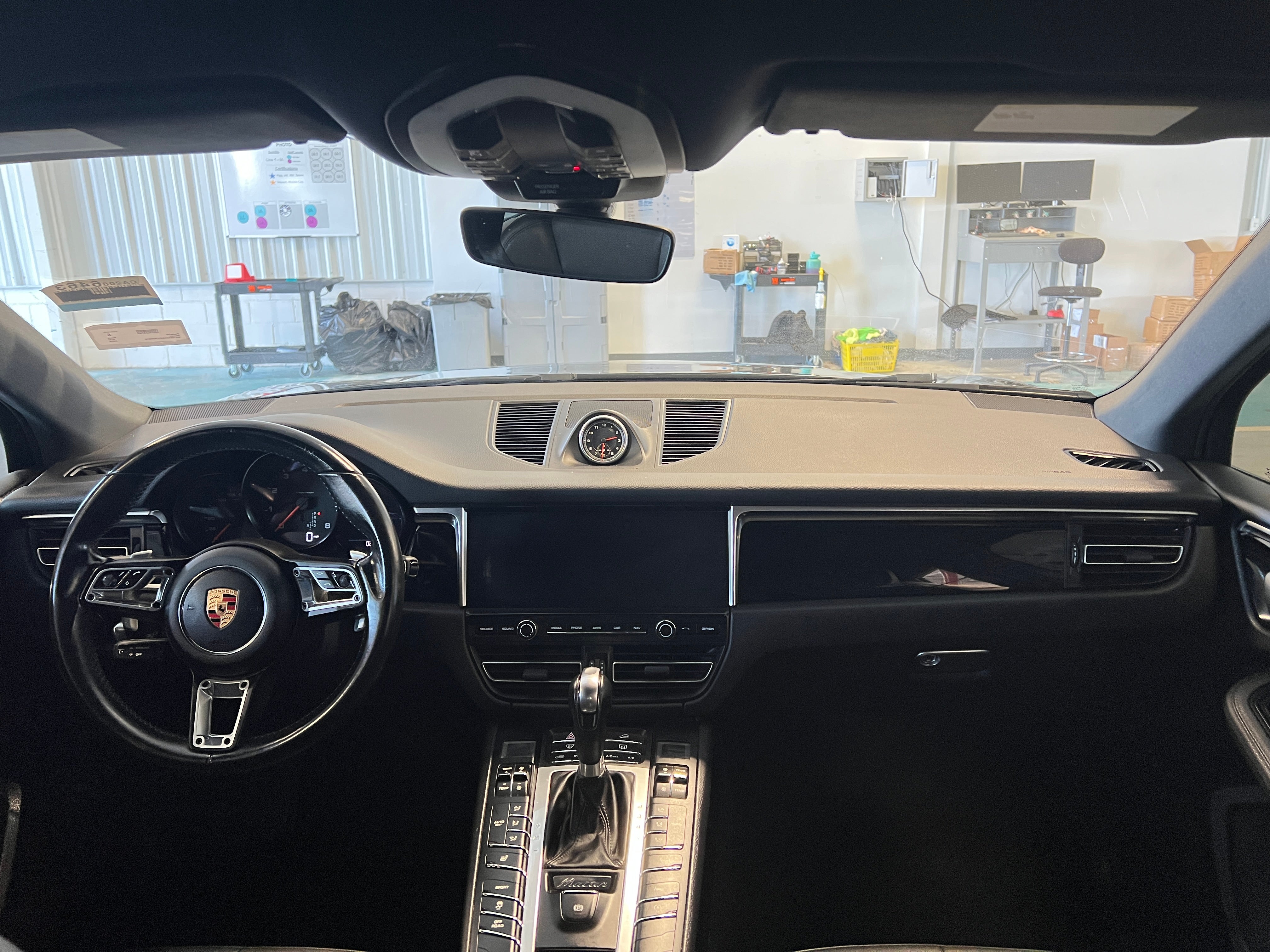 2020 Porsche Macan Base 2