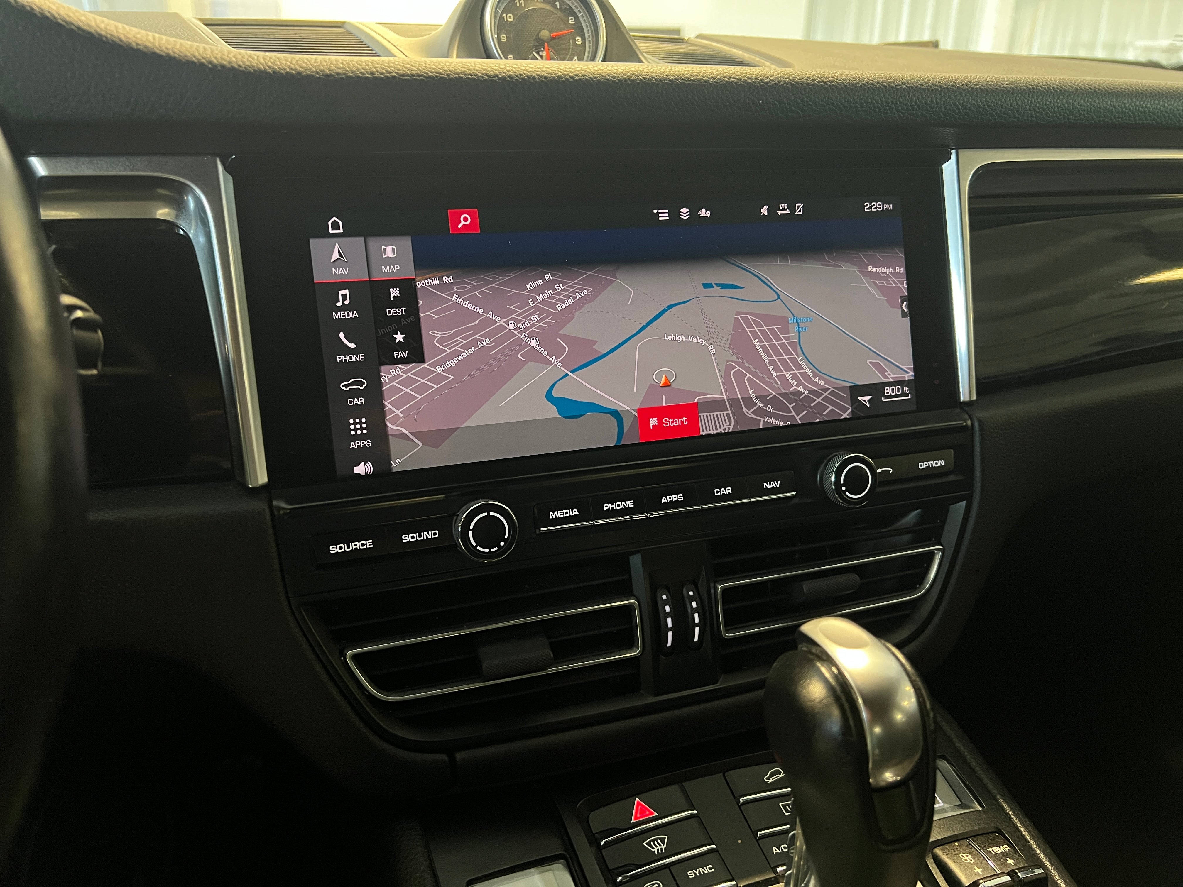 2020 Porsche Macan Base 3