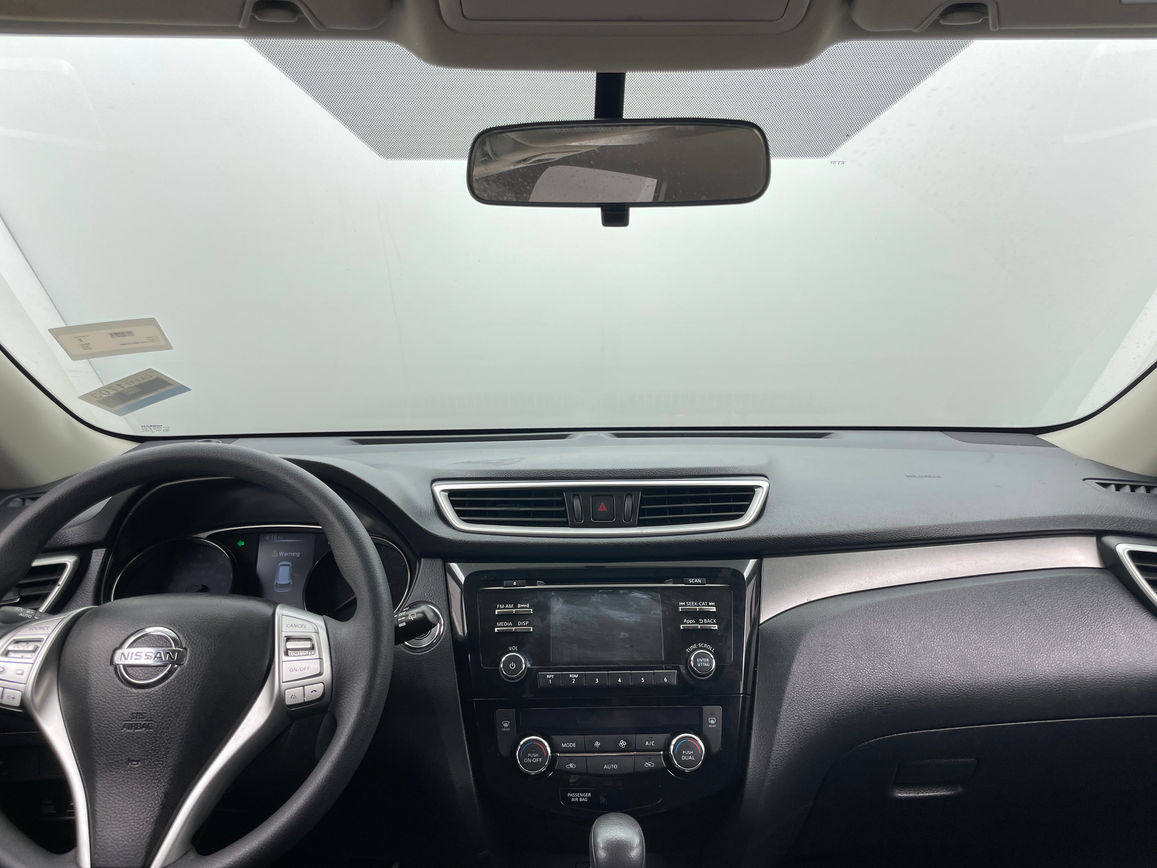 2016 Nissan Rogue SV 3
