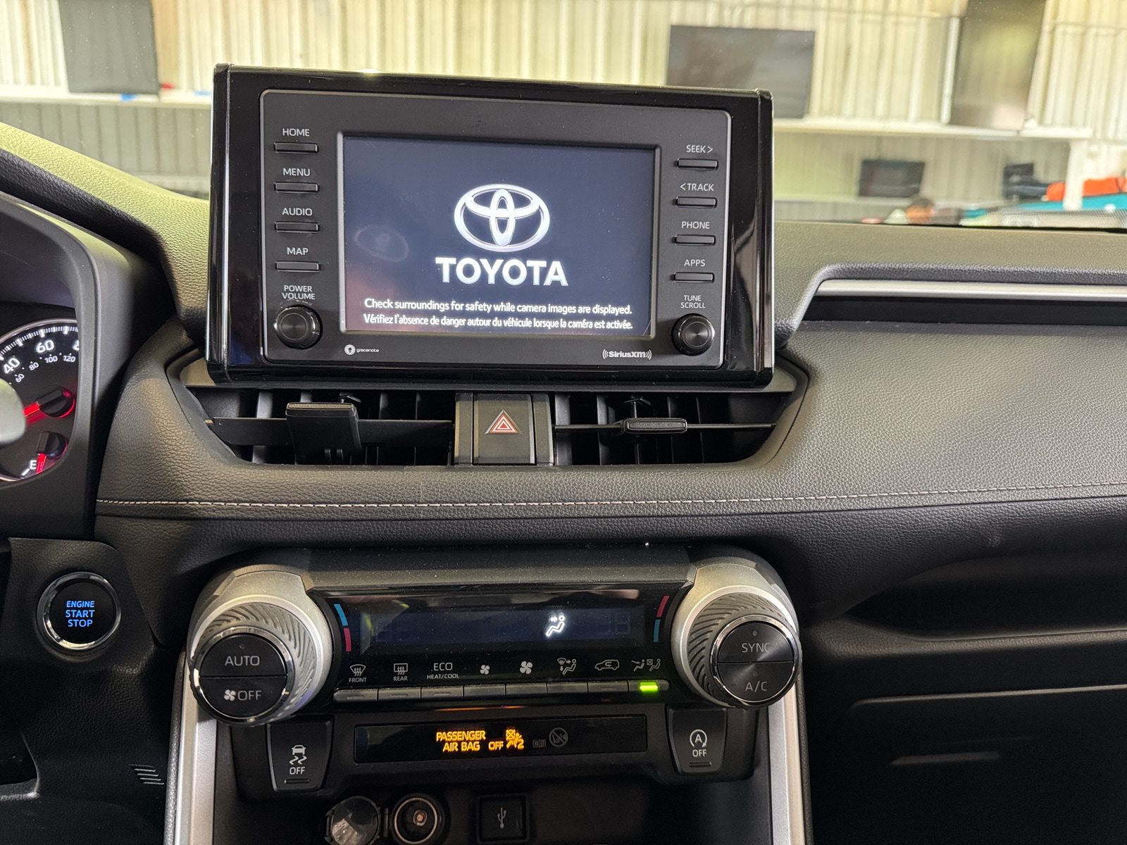 Thumbnail: 2021 Toyota RAV4 - 4