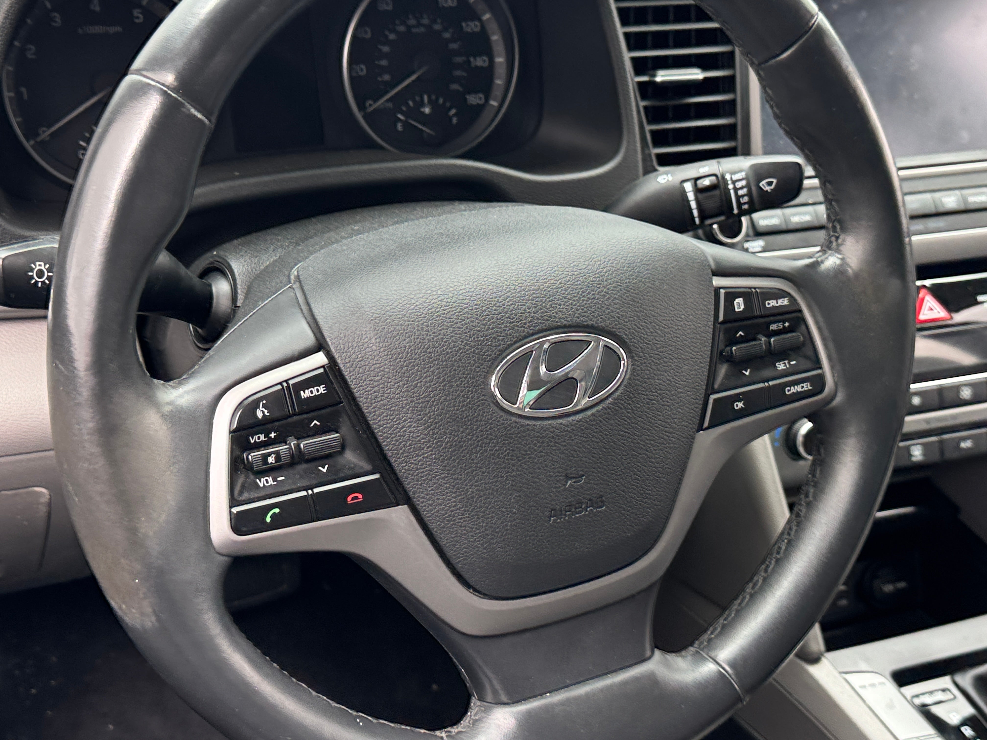 2017 Hyundai Elantra Limited Edition 4