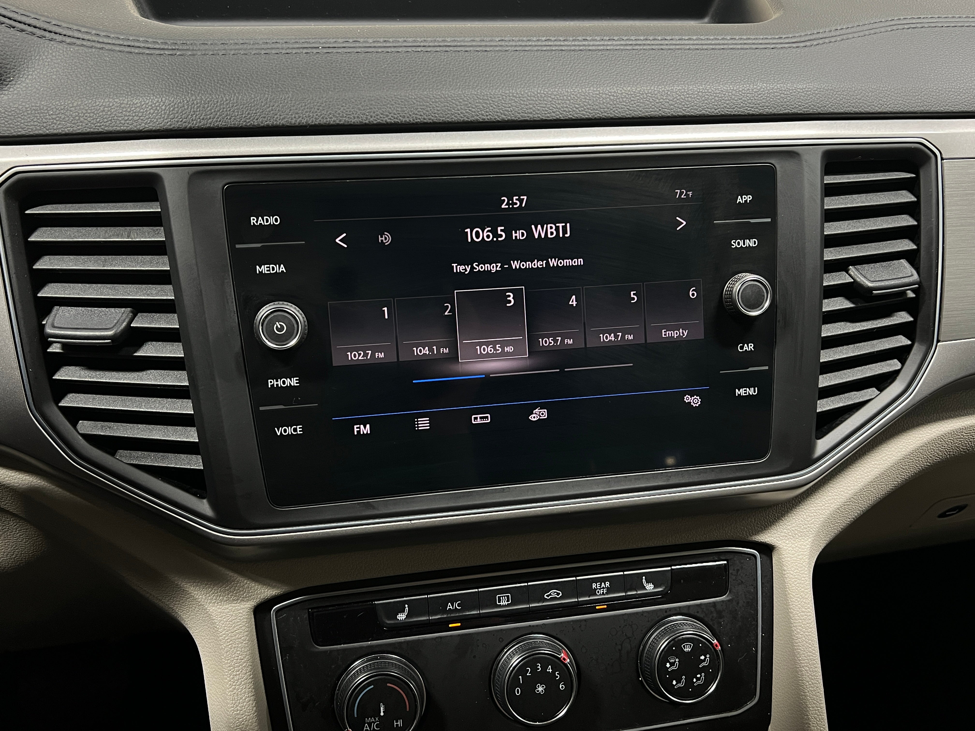 2018 Volkswagen Atlas SE 3