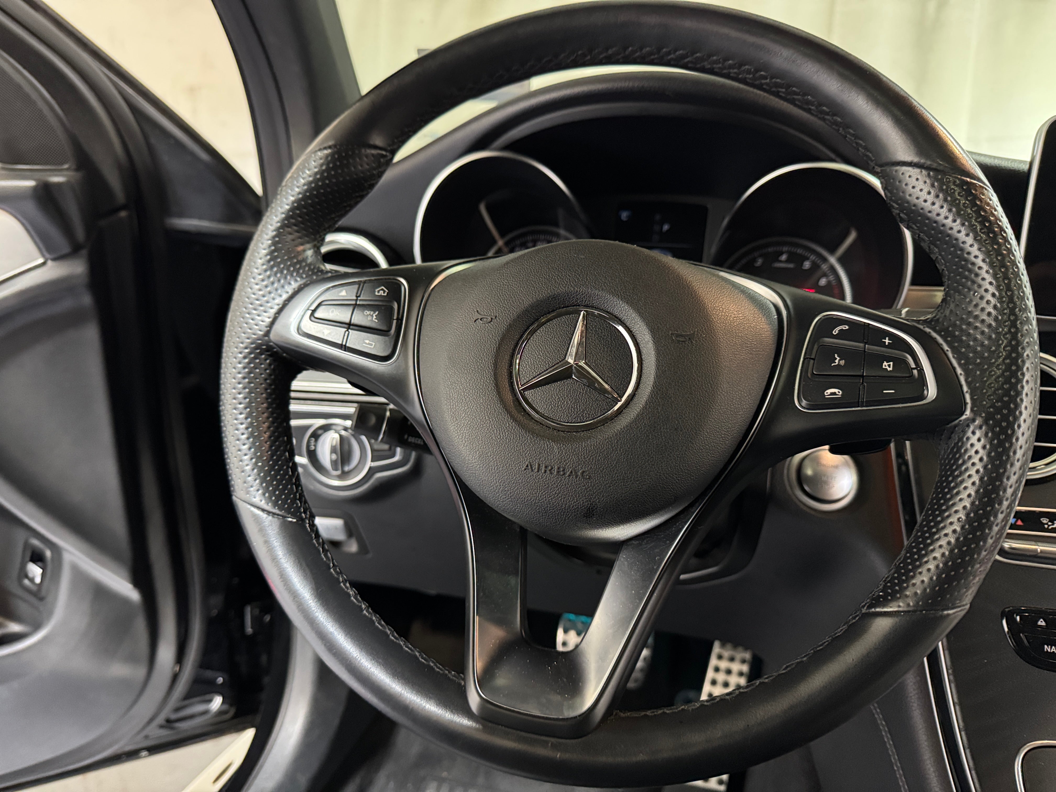 Thumbnail: 2019 Mercedes-Benz GLC - 4