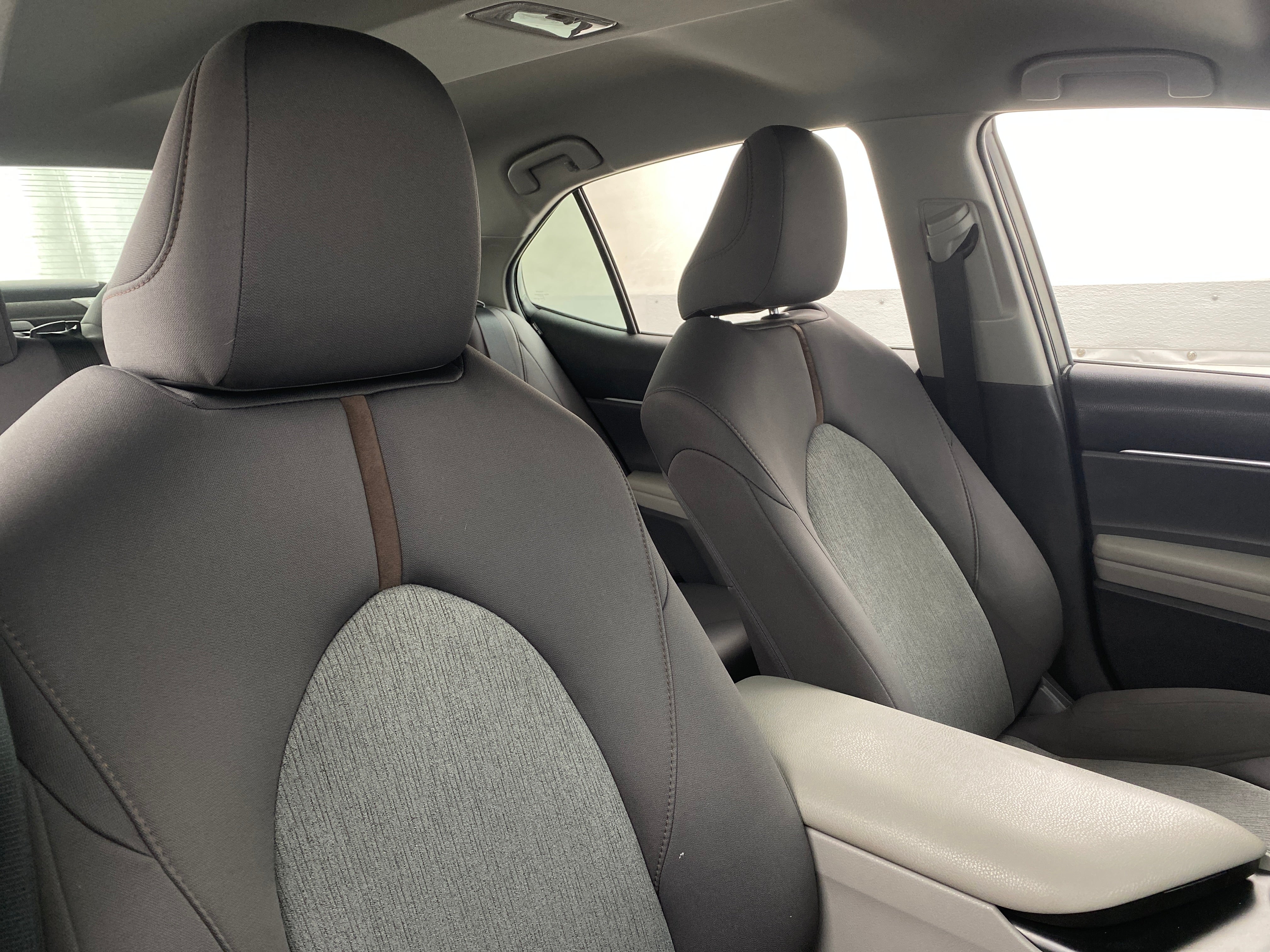 2018 Toyota Camry LE 2