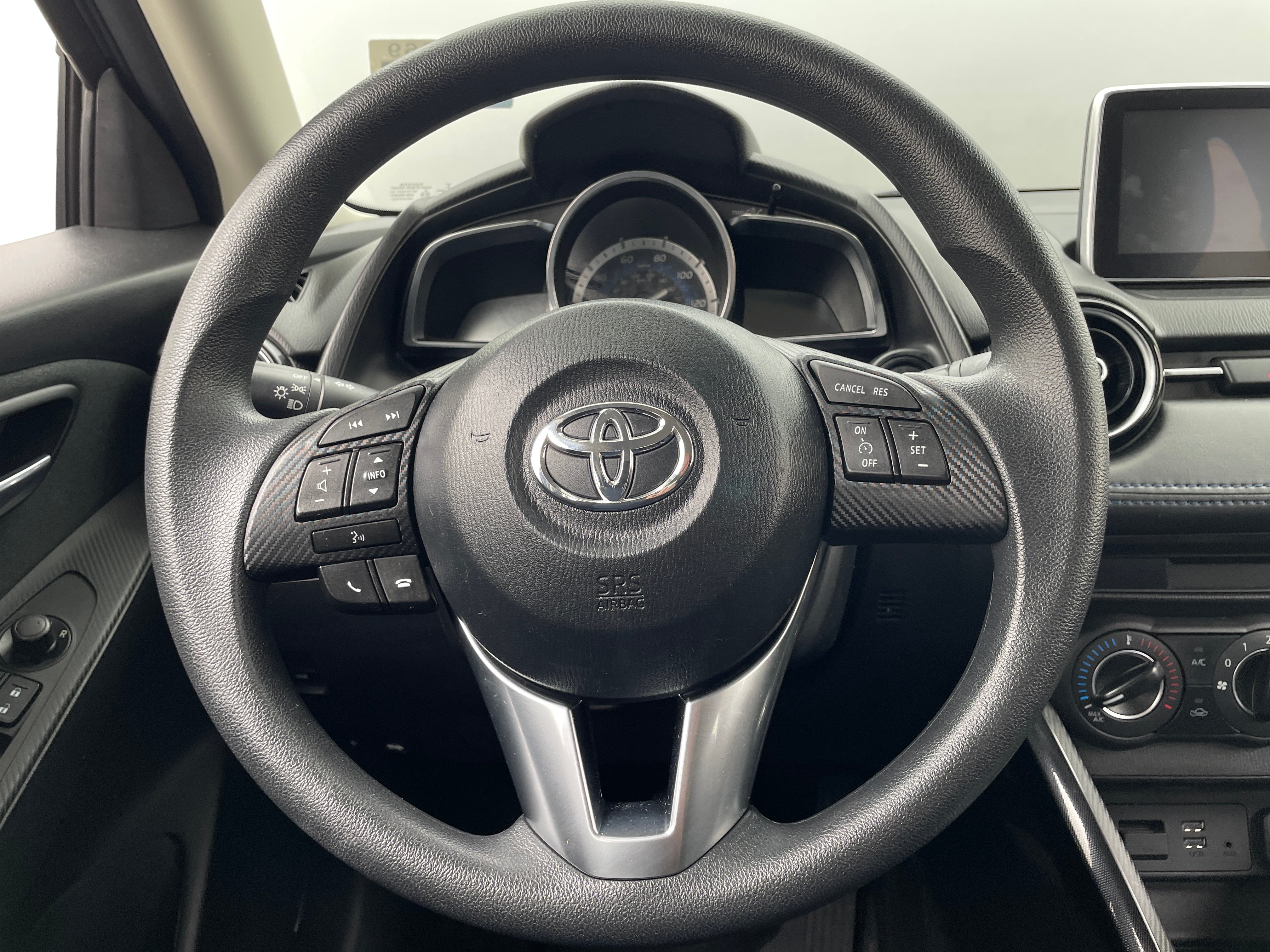 2017 Toyota Yaris iA Base 5