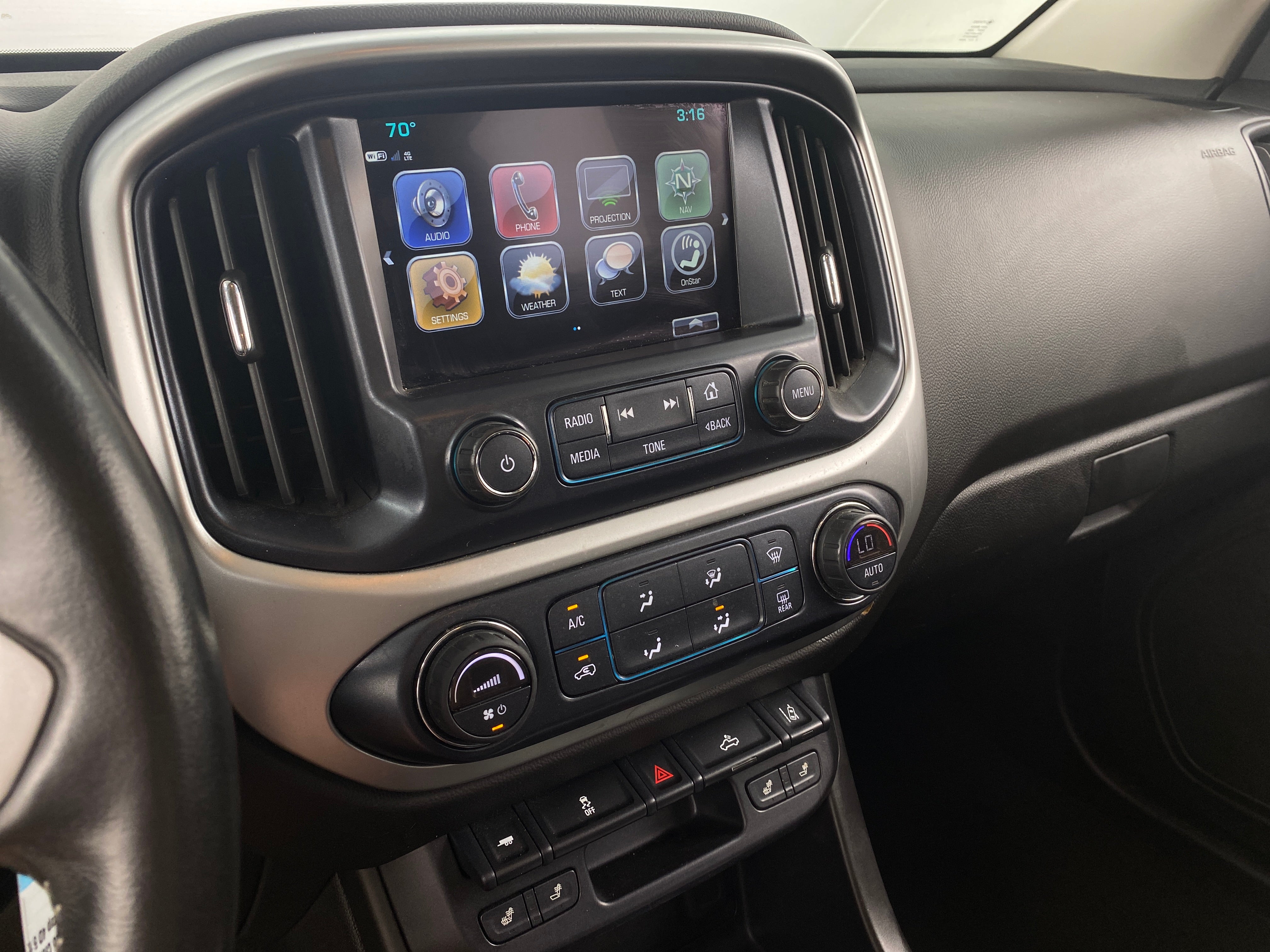 2017 Chevrolet Colorado LT 3