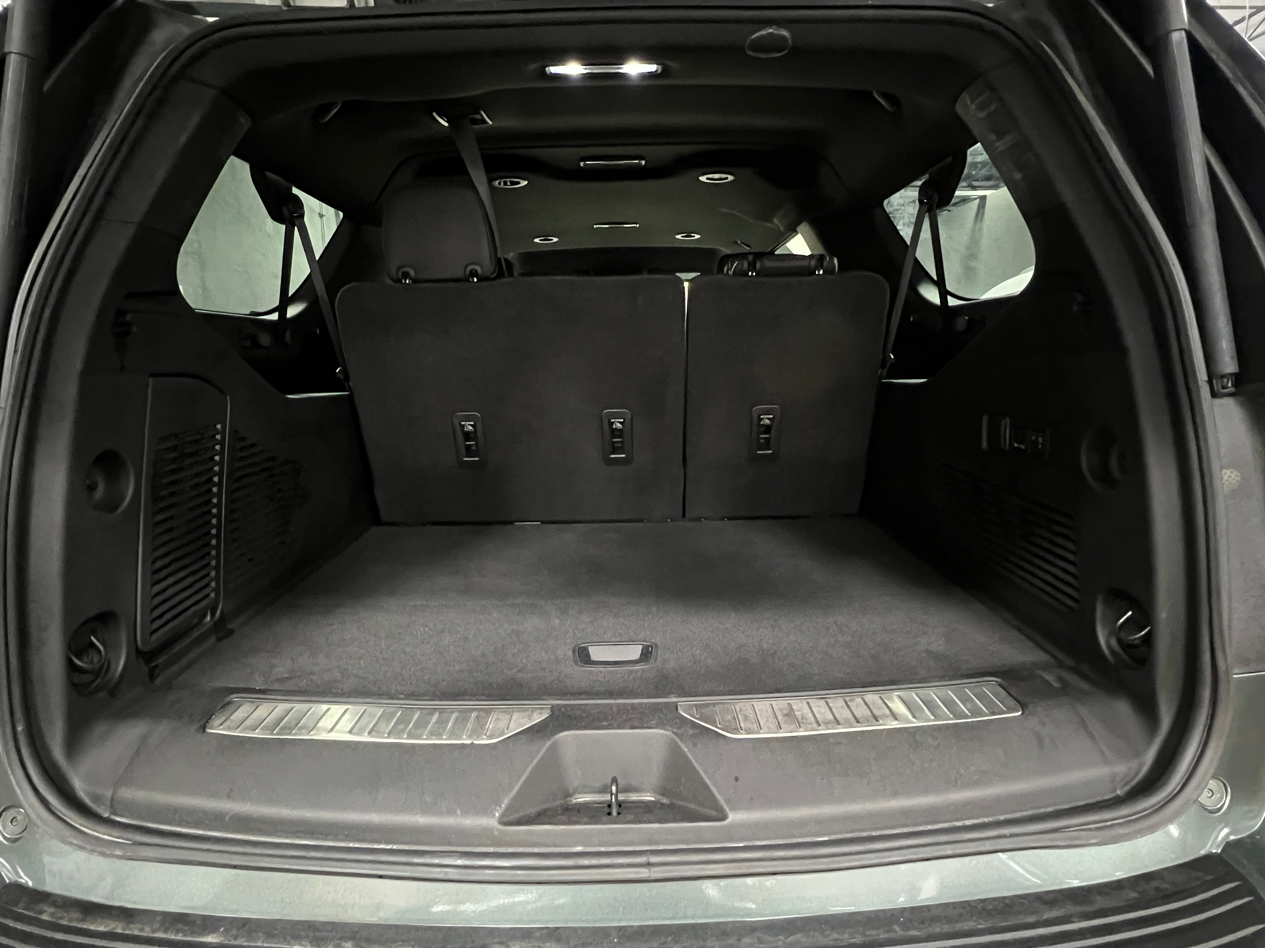 2023 Chevrolet Suburban Premier 6