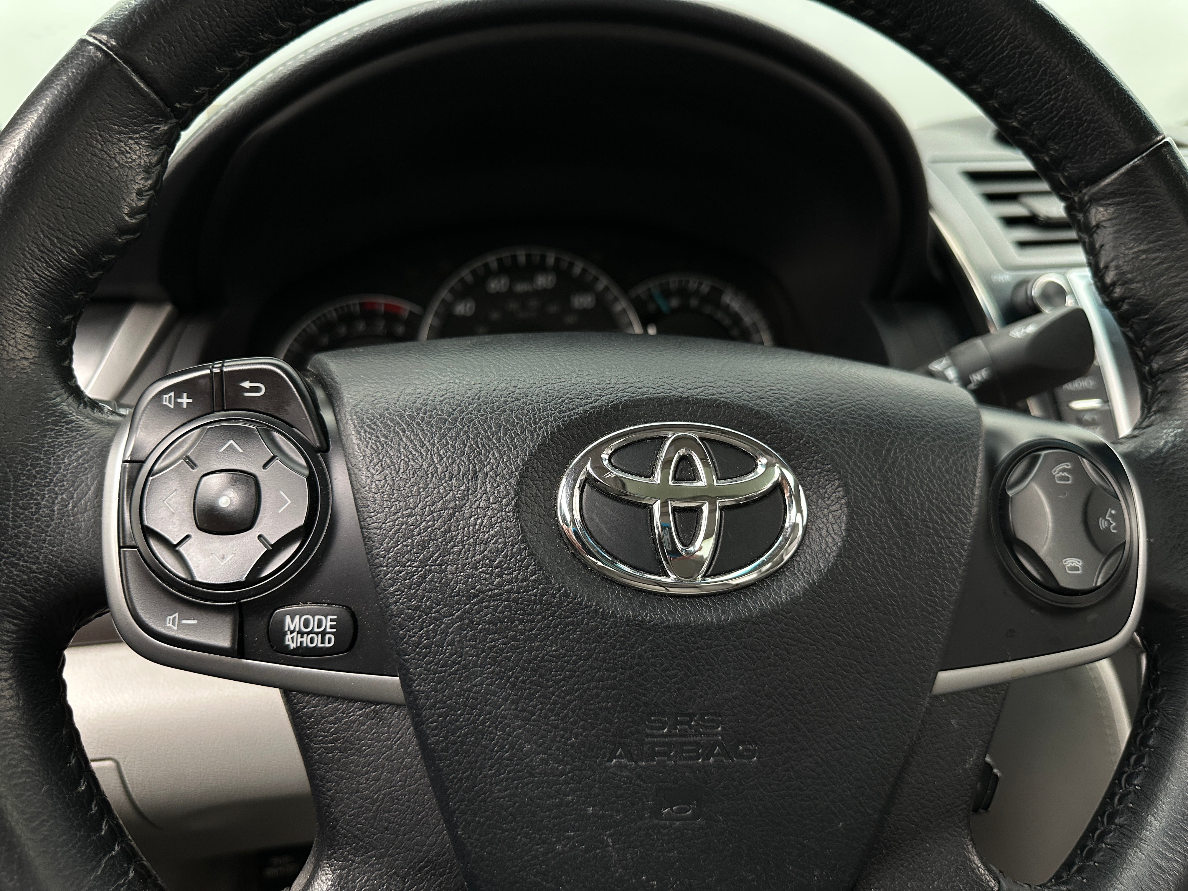 2013 Toyota Camry XLE 4