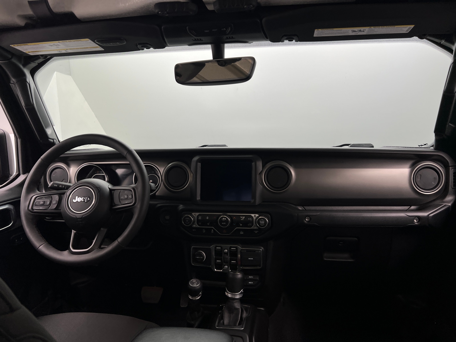 Thumbnail: 2023 Jeep Gladiator - 3