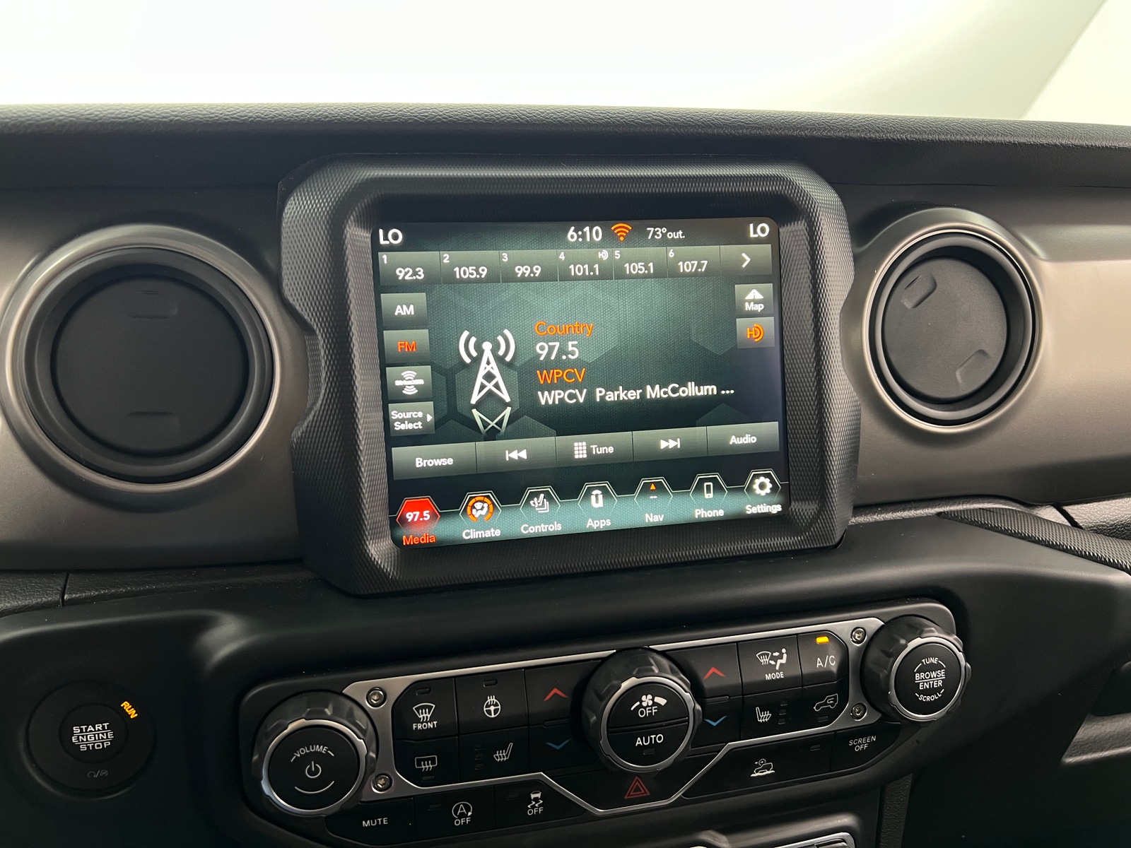 Thumbnail: 2023 Jeep Gladiator - 4