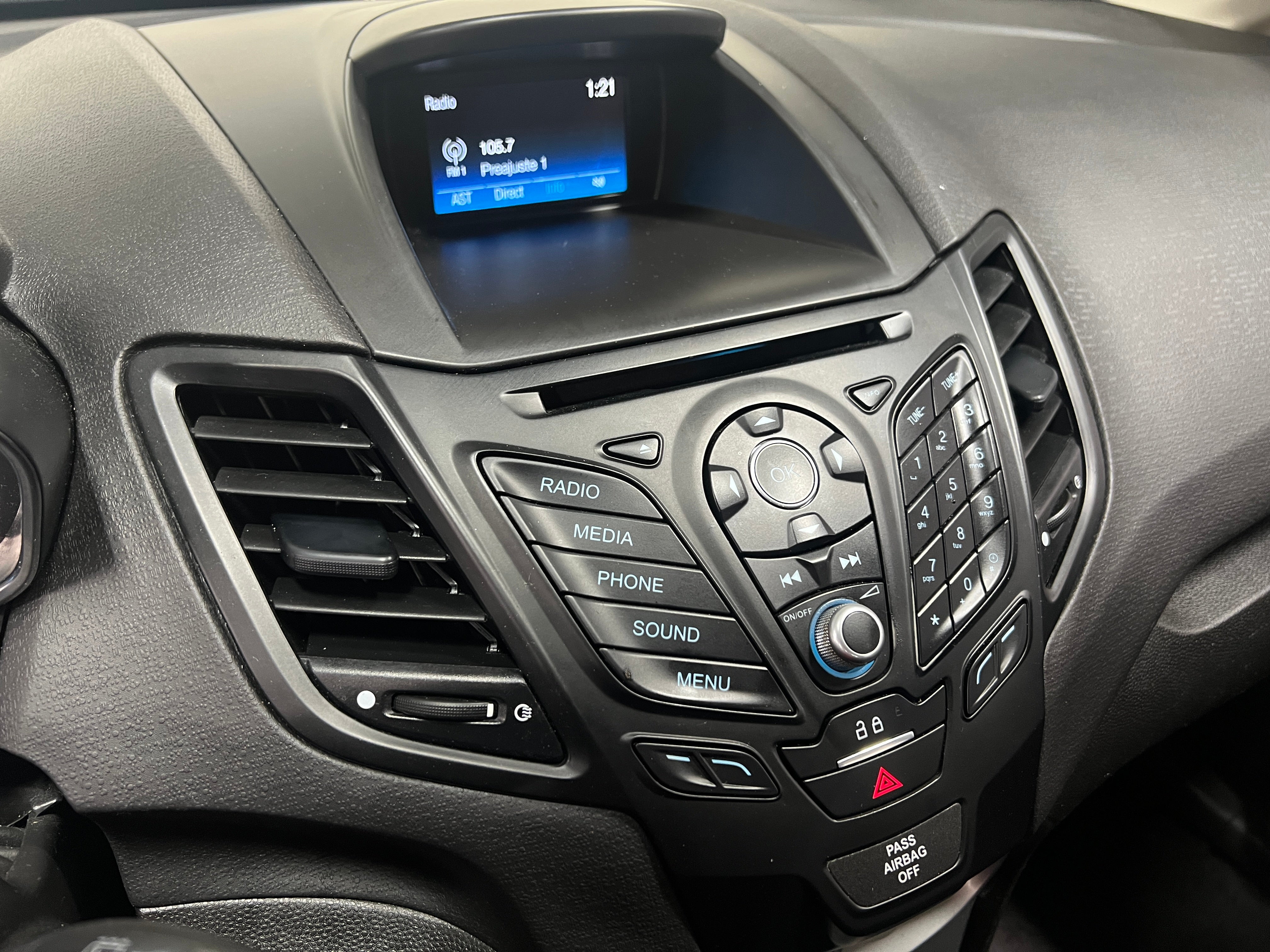 2019 Ford Fiesta SE 4