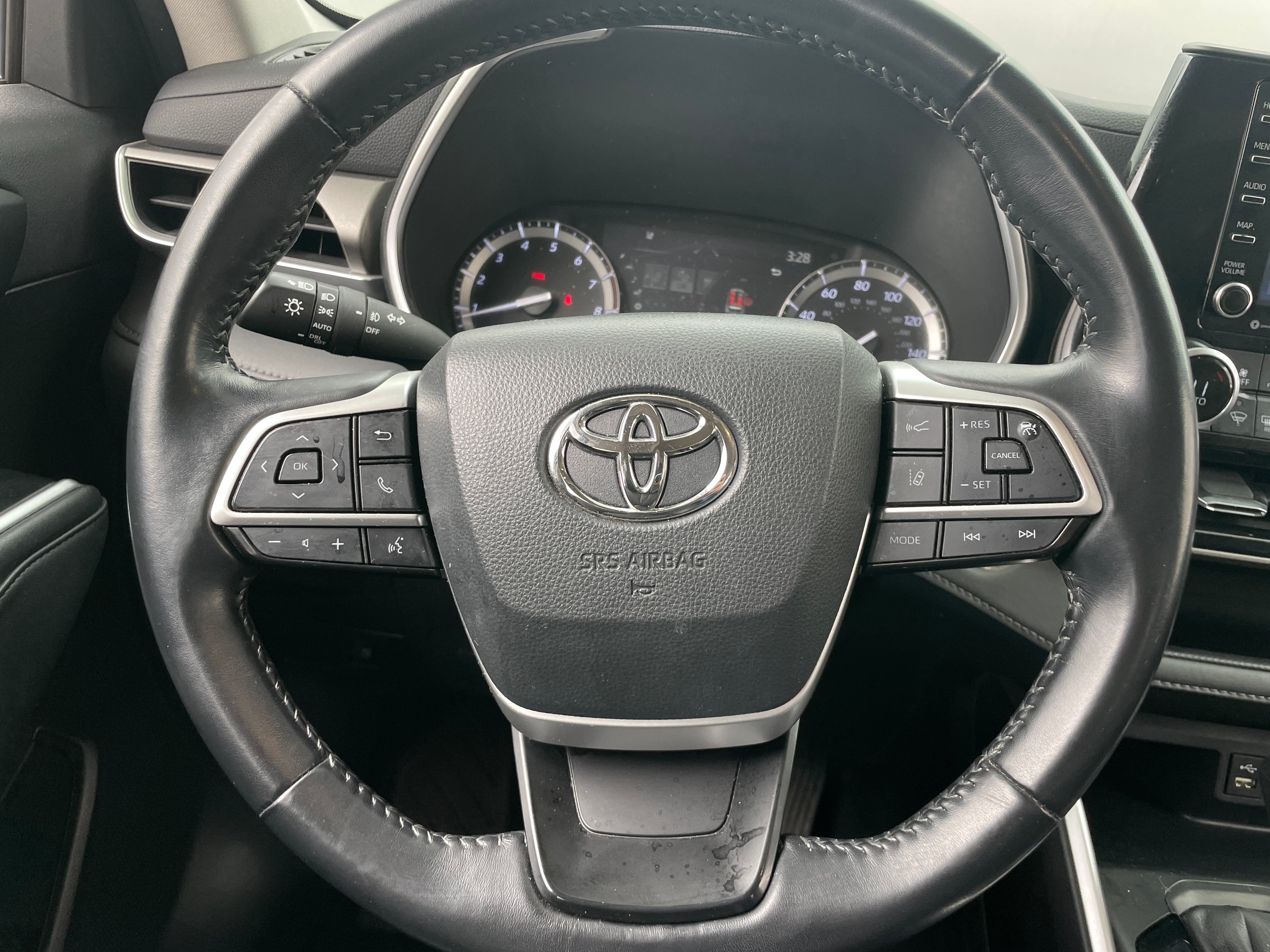 2022 Toyota Highlander XLE 4
