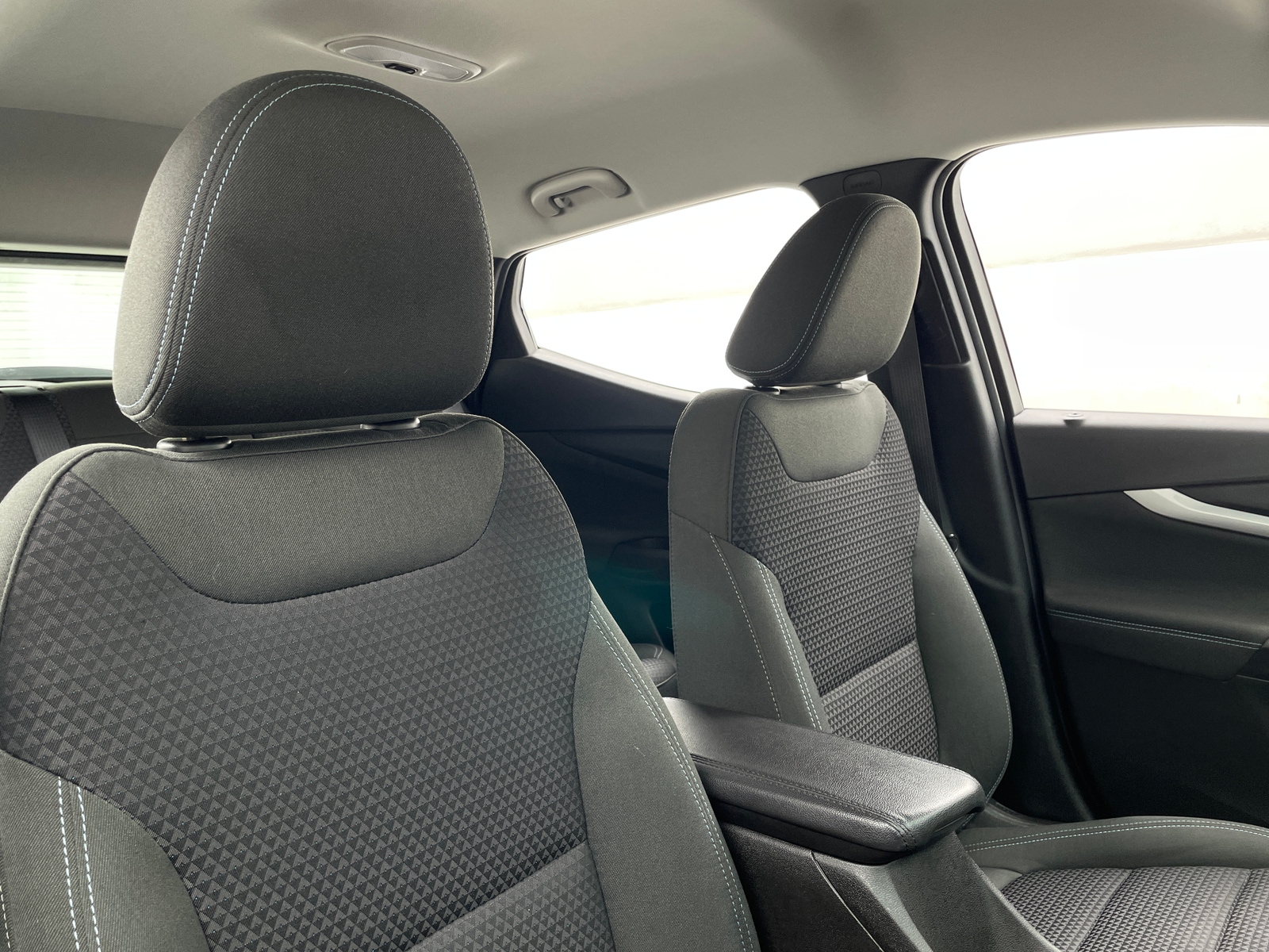 Thumbnail: 2022 Chevrolet Bolt EUV - 2