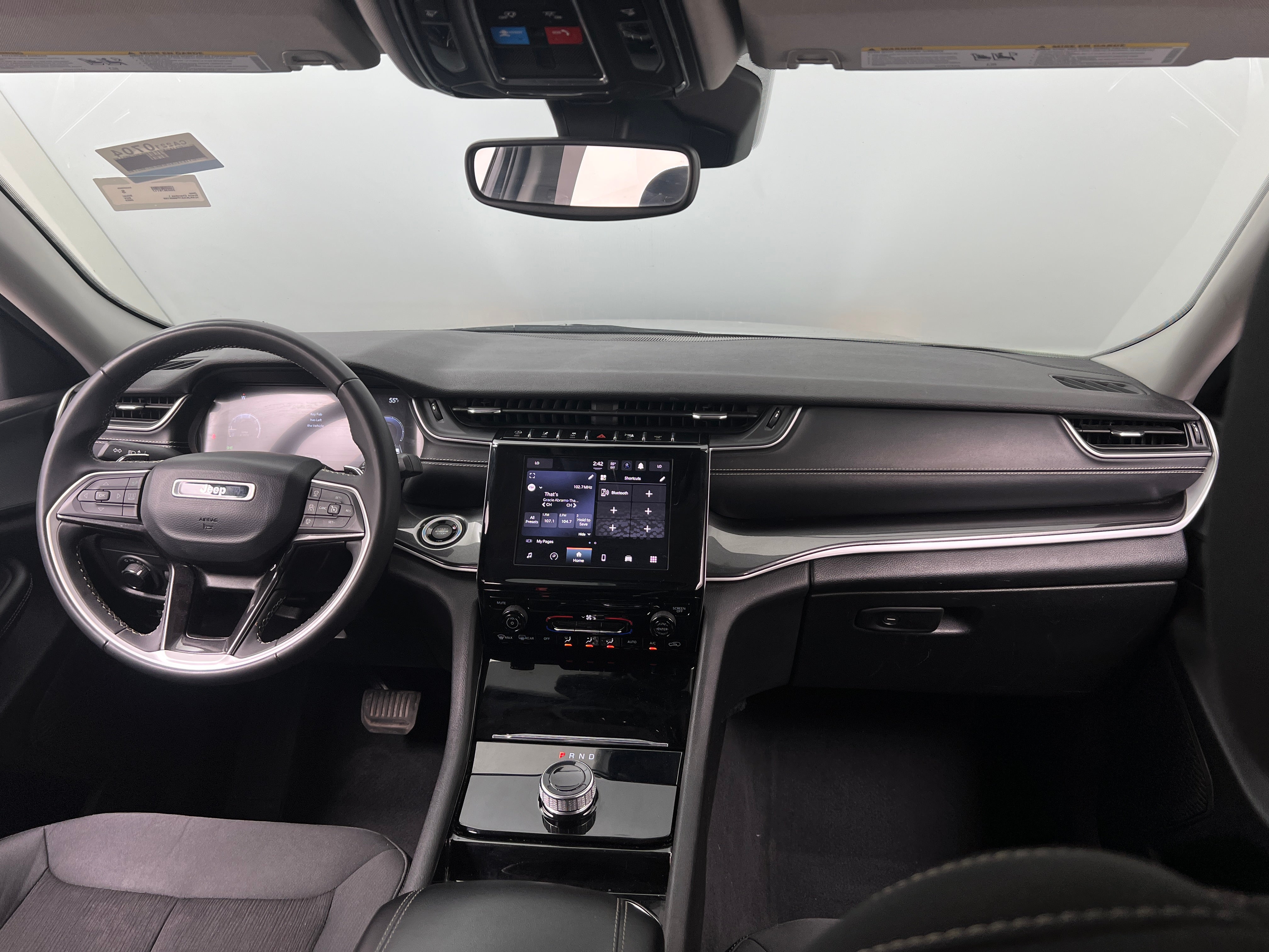 2023 Jeep Grand Cherokee L Laredo 3