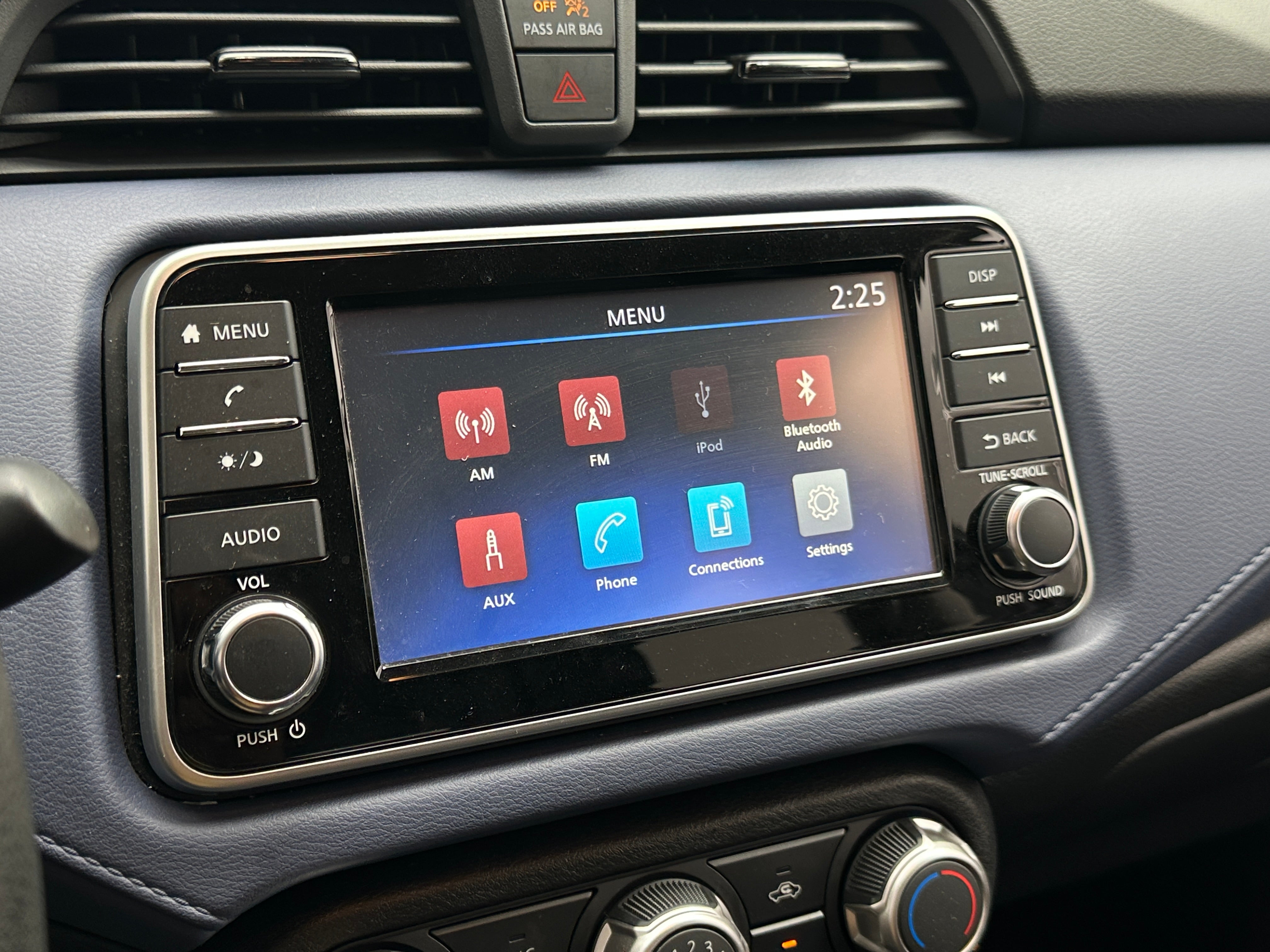 2023 Nissan Versa SV 4