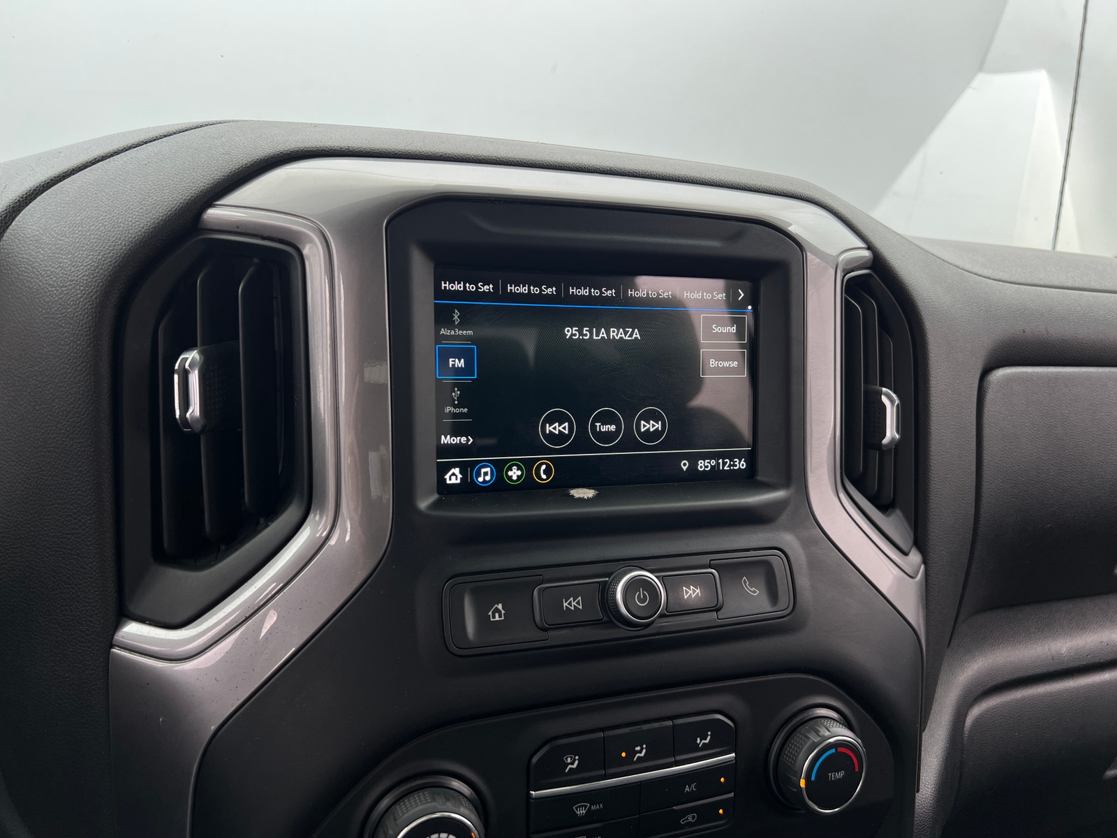 Thumbnail: 2019 Chevrolet Silverado 1500 - 4