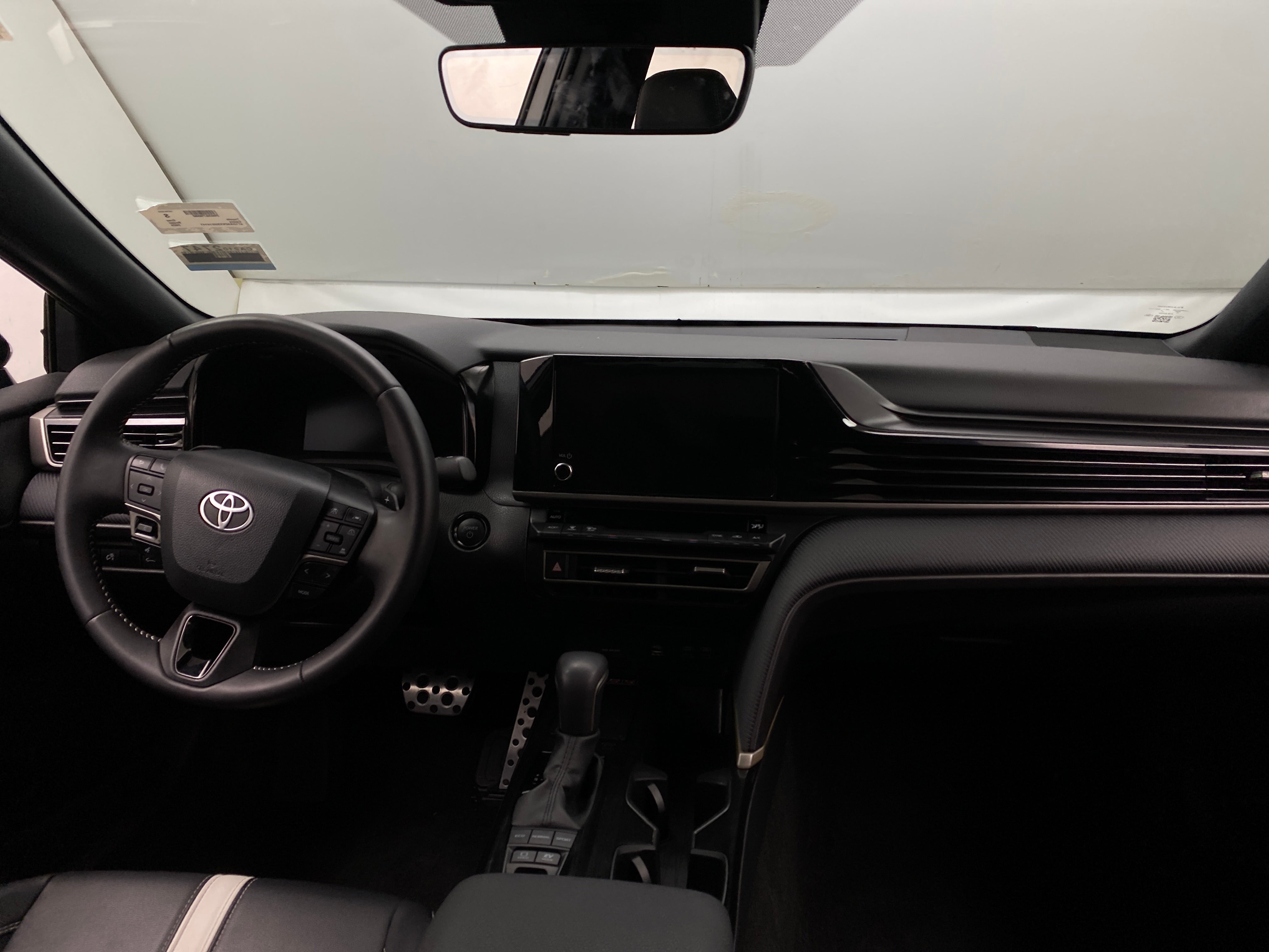 2025 Toyota Camry SE 2