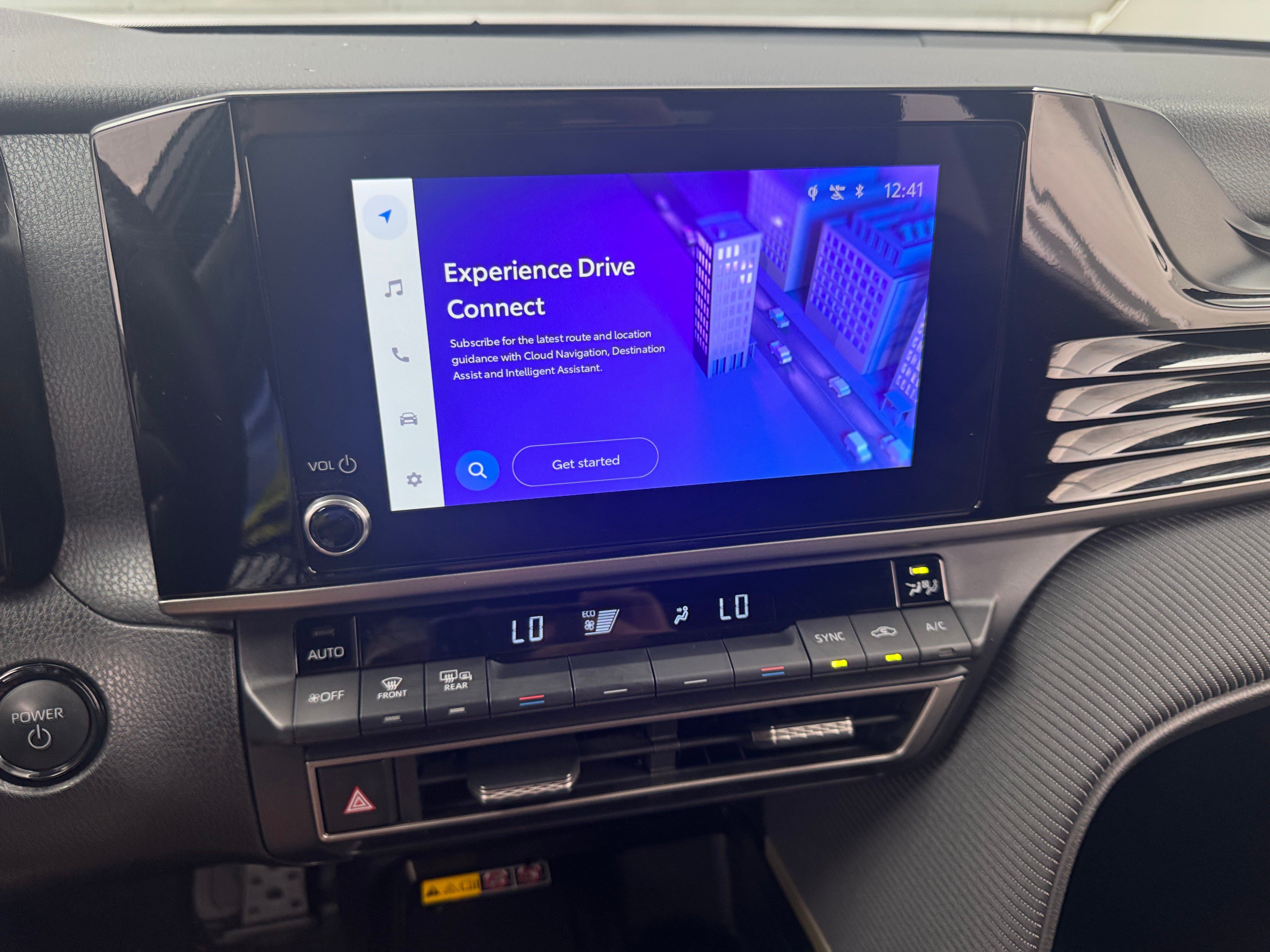 2025 Toyota Camry SE 3