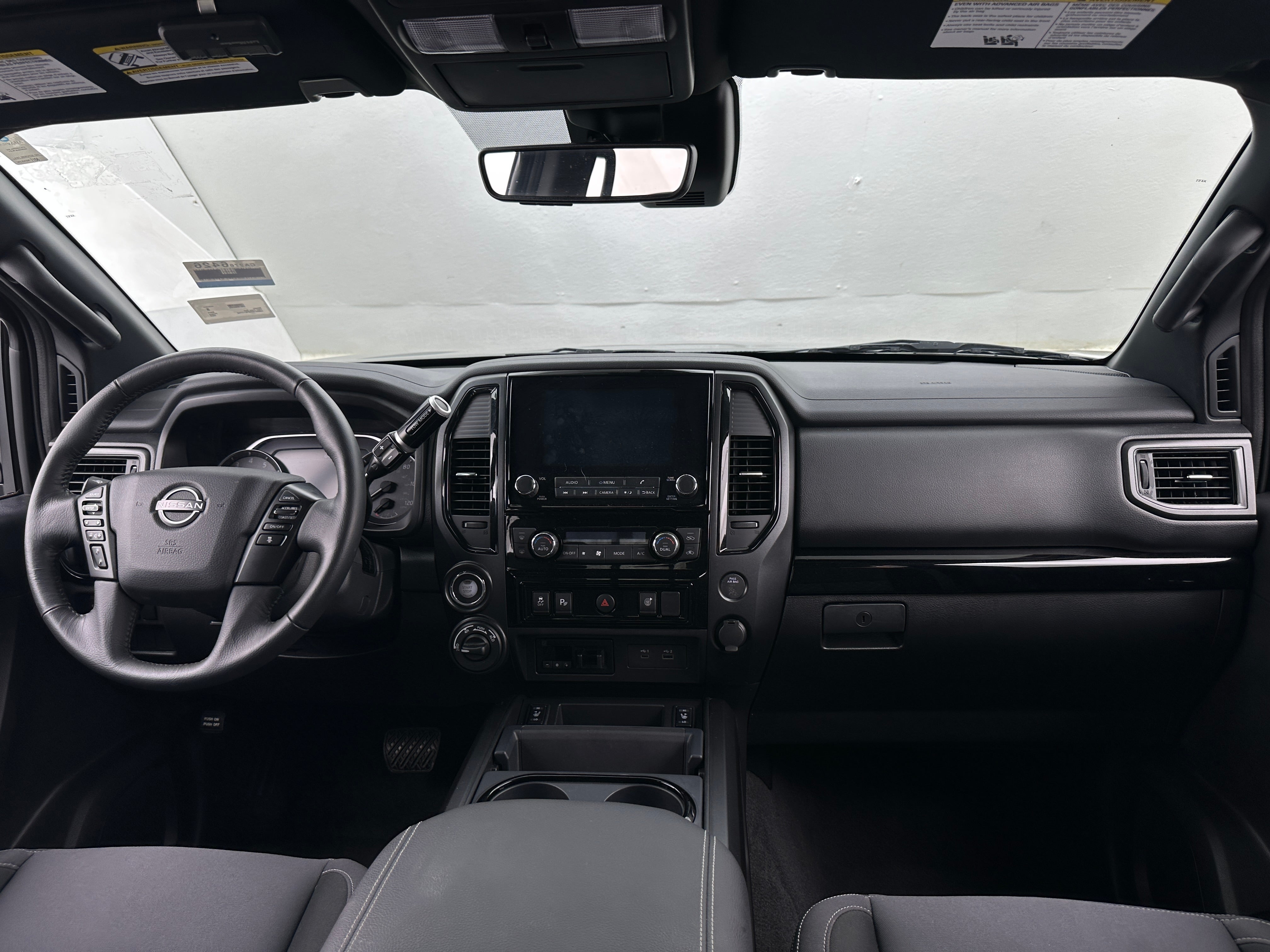 2023 Nissan Titan SV 3