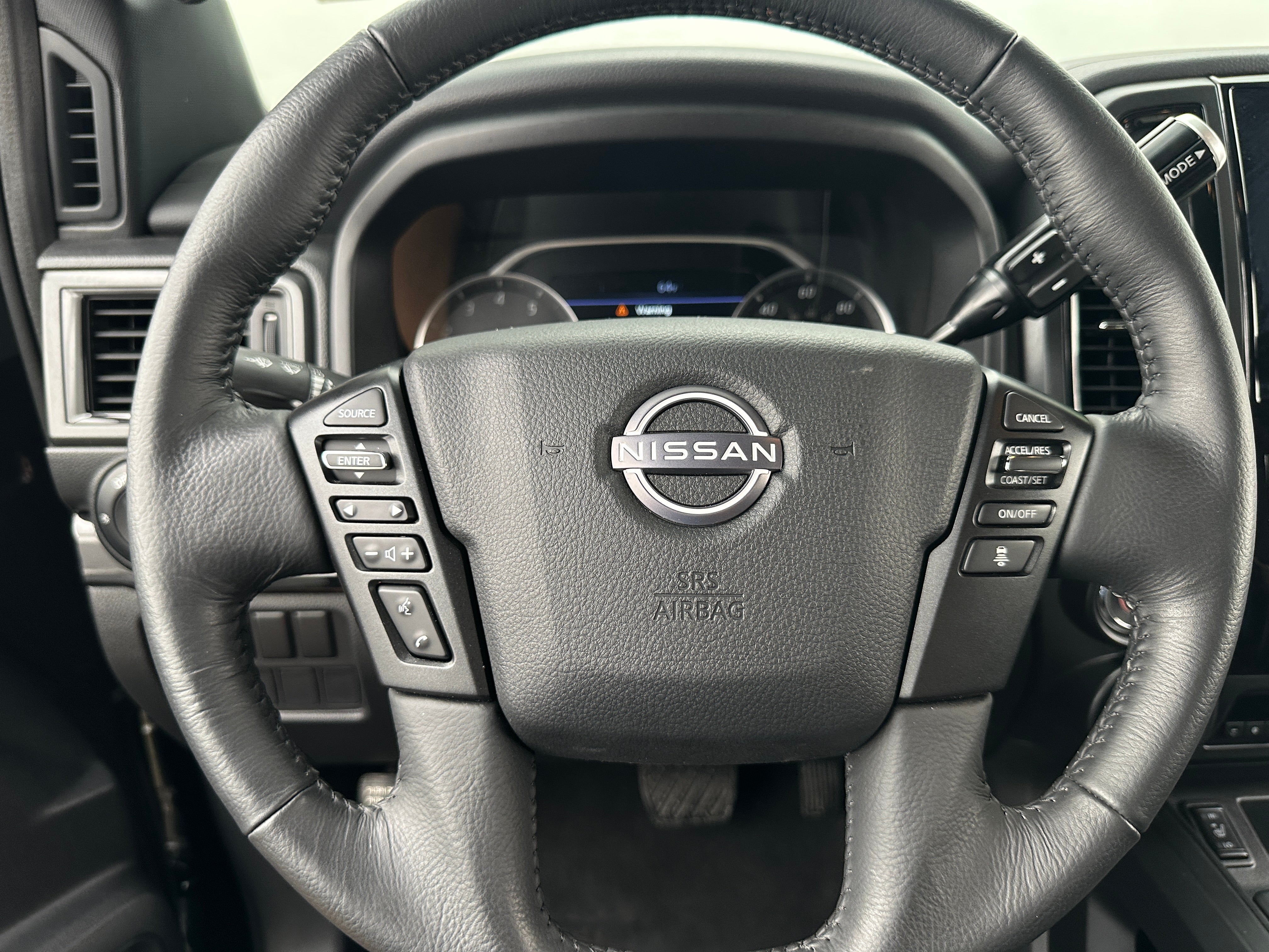 2023 Nissan Titan SV 5