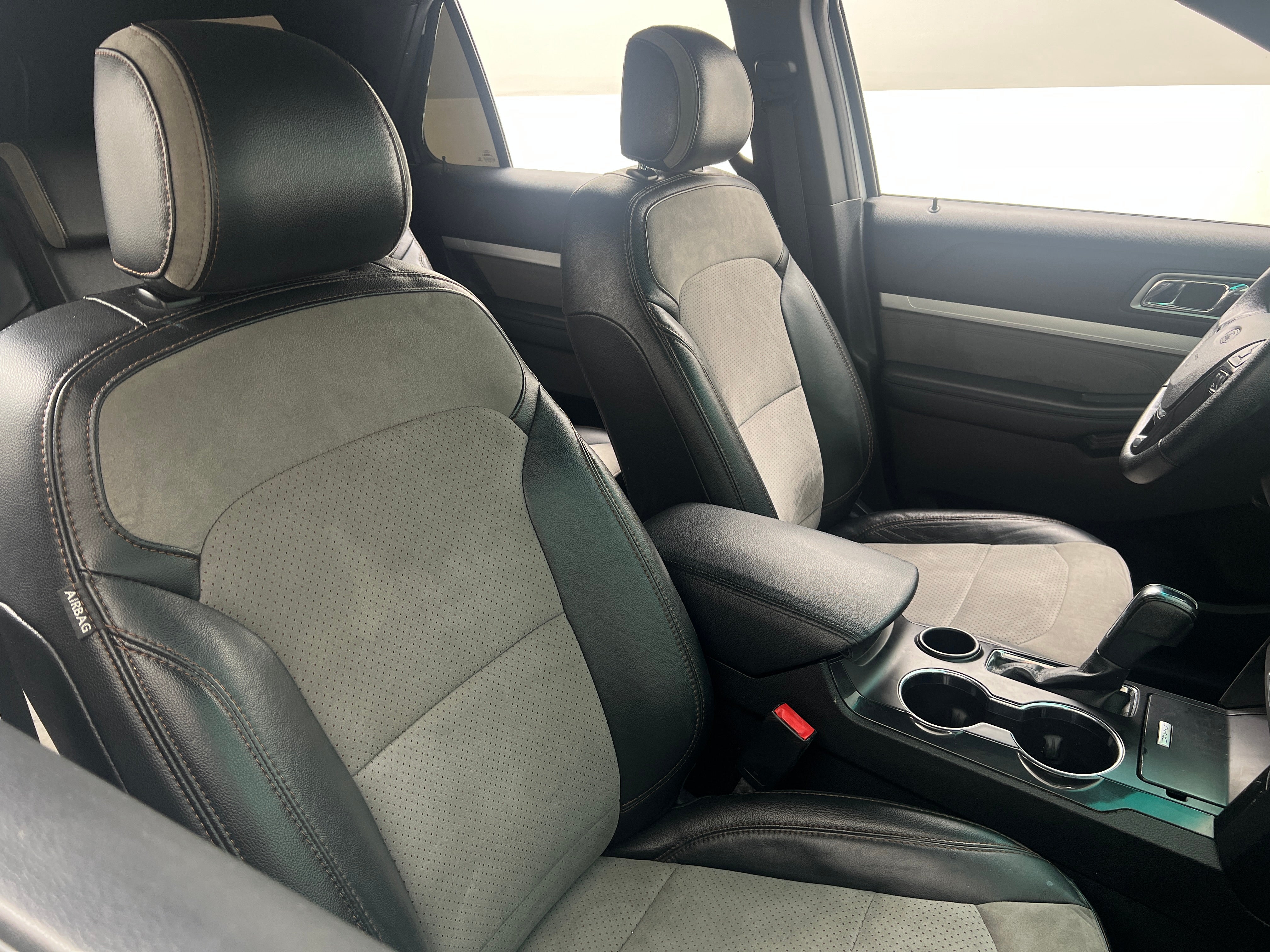 2017 Ford Explorer XLT 2