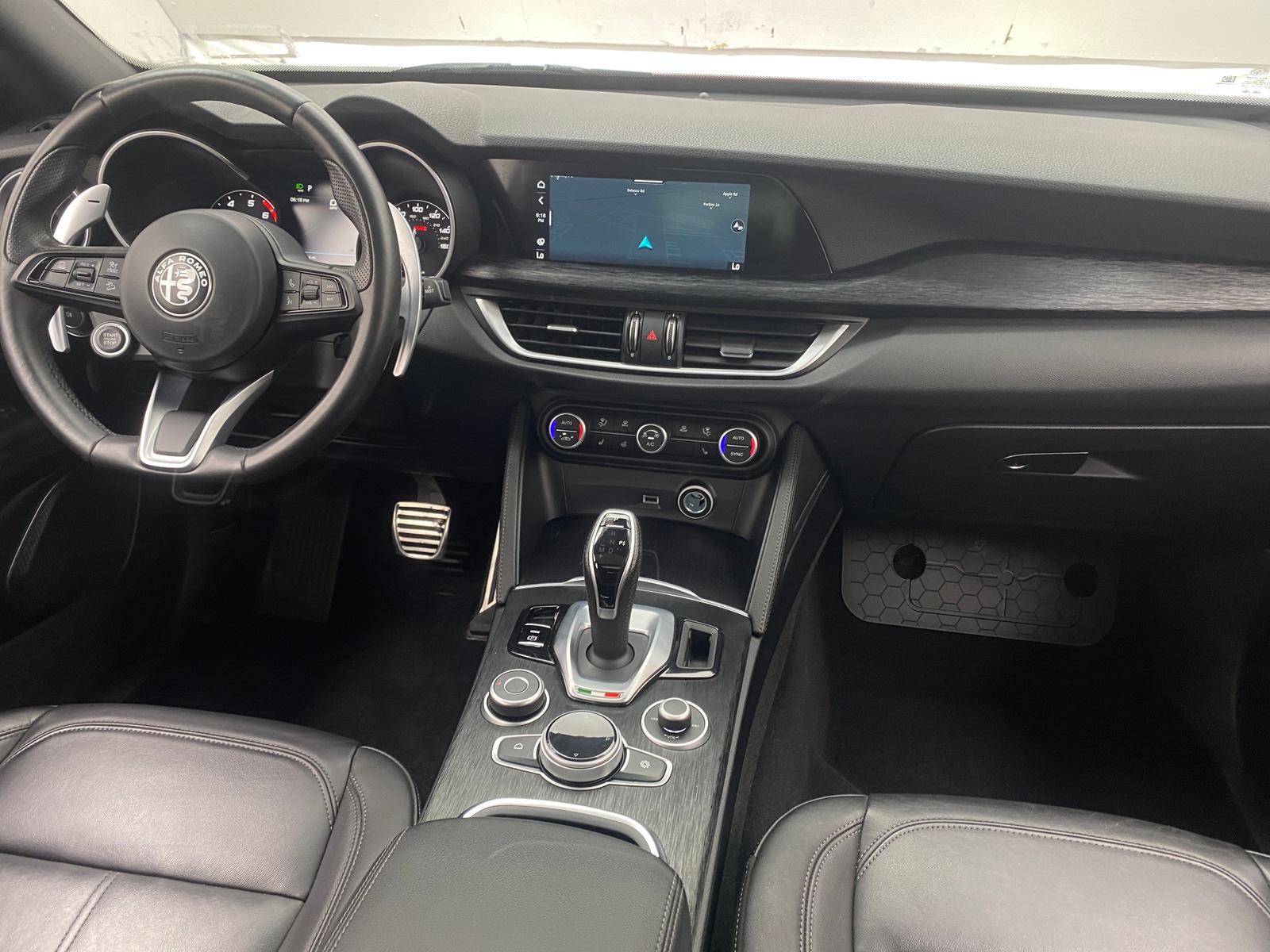 Thumbnail: 2022 Alfa Romeo Stelvio - 2