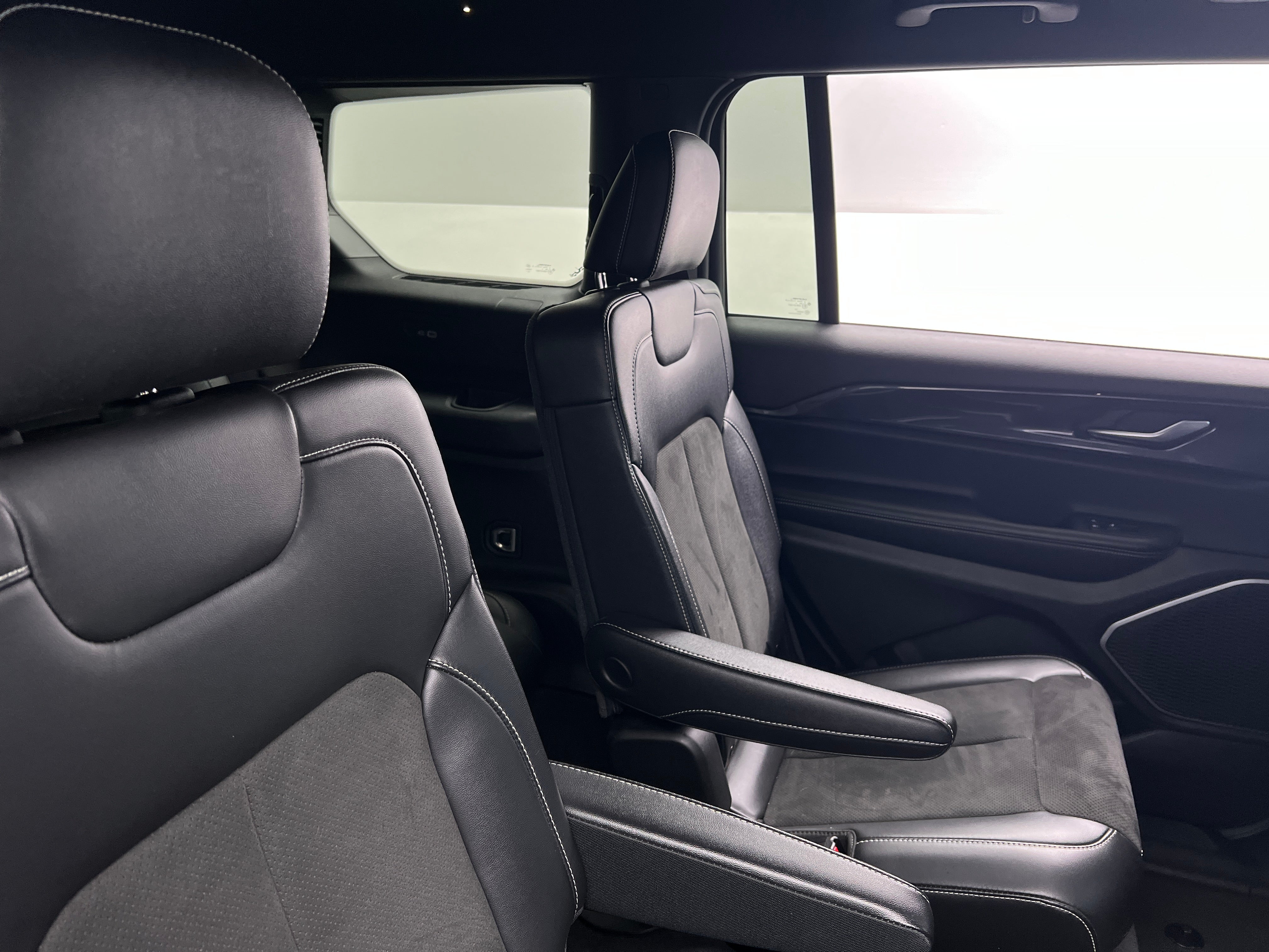 2022 Jeep Grand Cherokee L Altitude 5