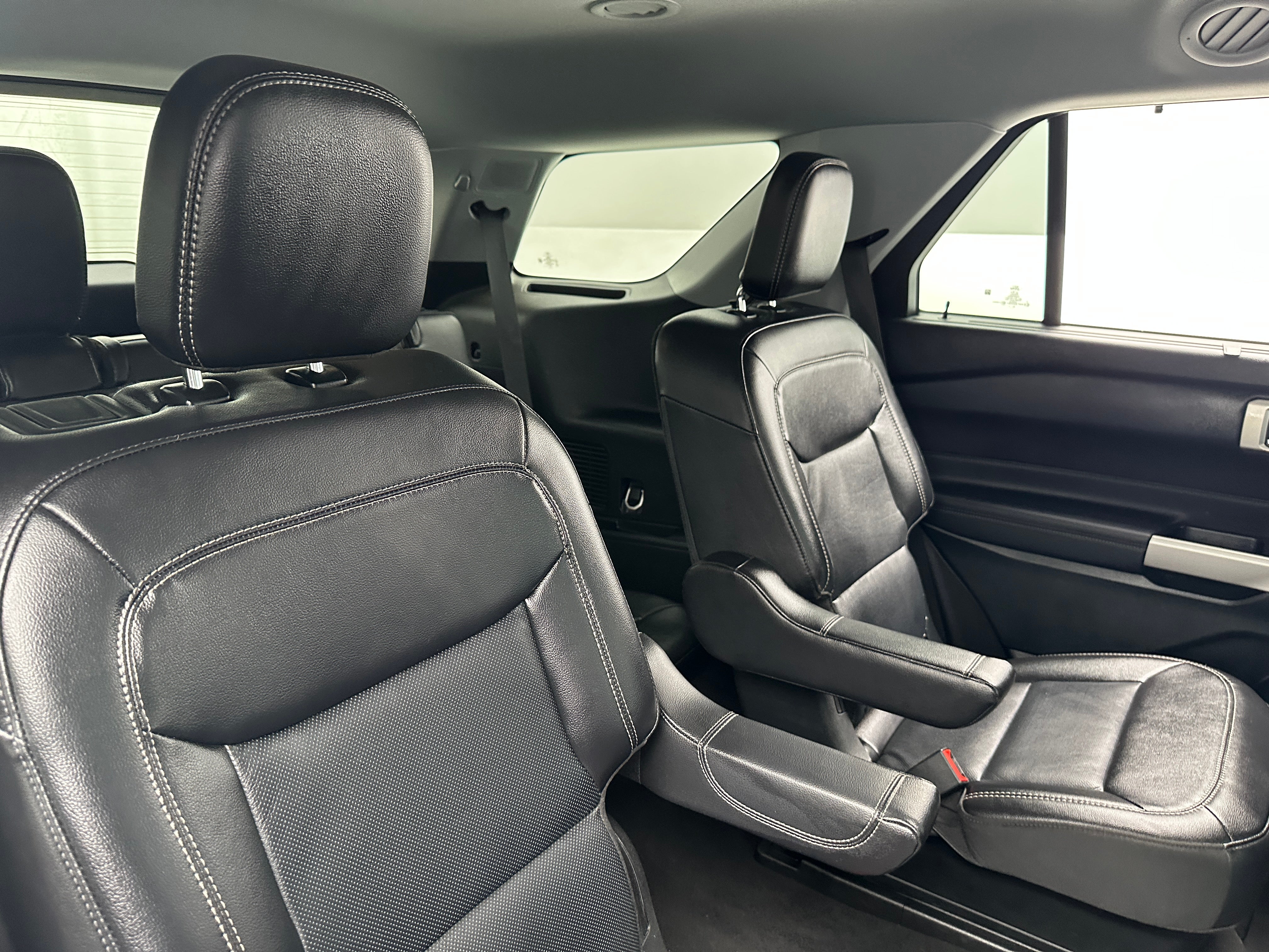 2023 Ford Explorer Limited 5