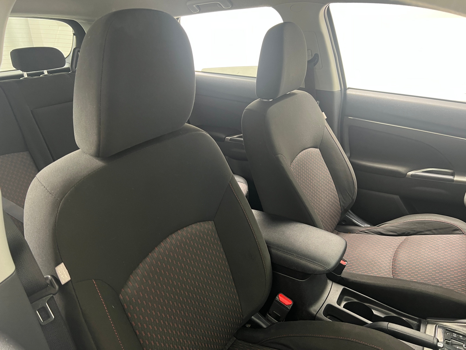 Thumbnail: 2018 Mitsubishi Outlander Sport - 2