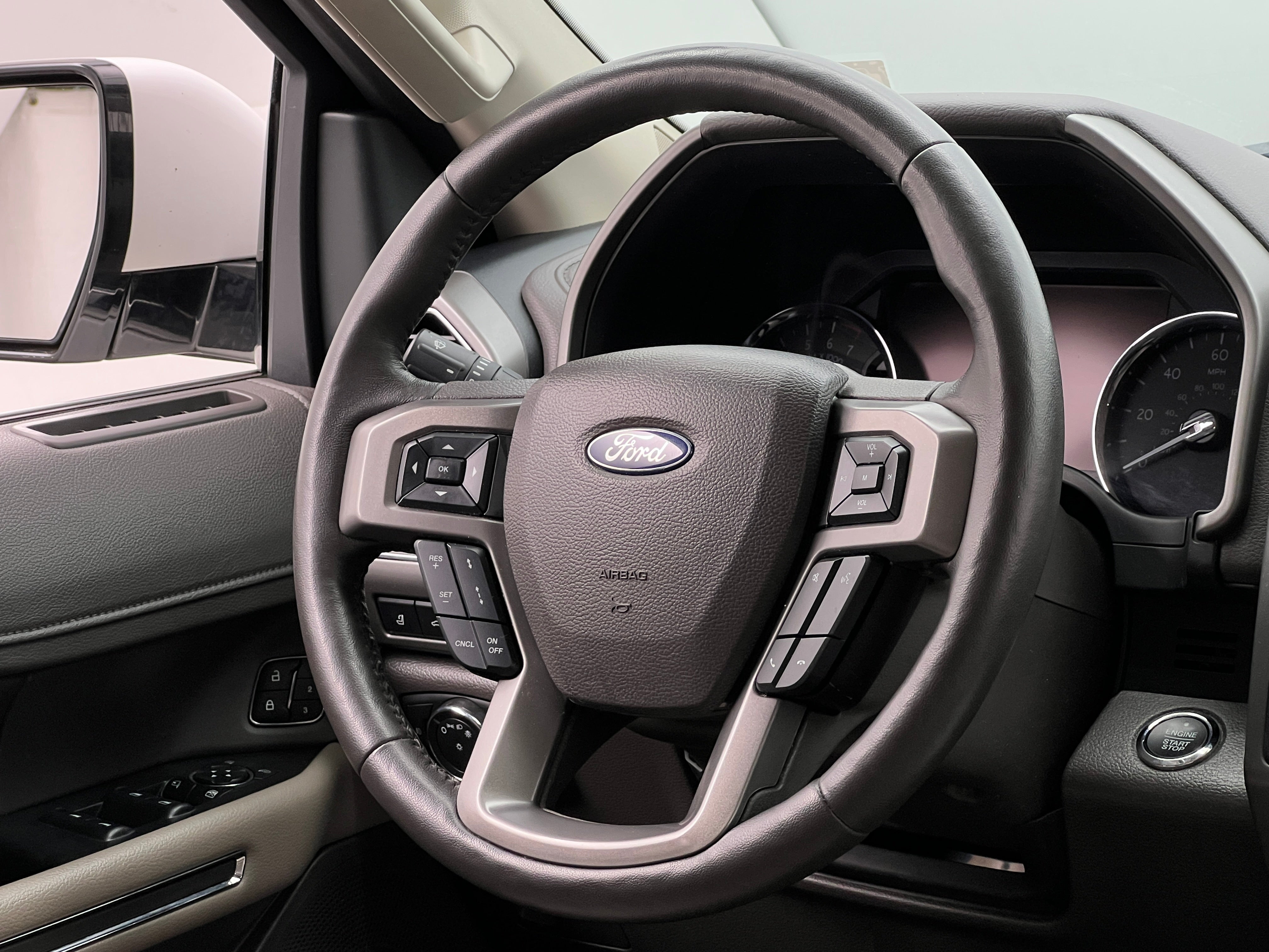 2021 Ford Expedition MAX XLT 4