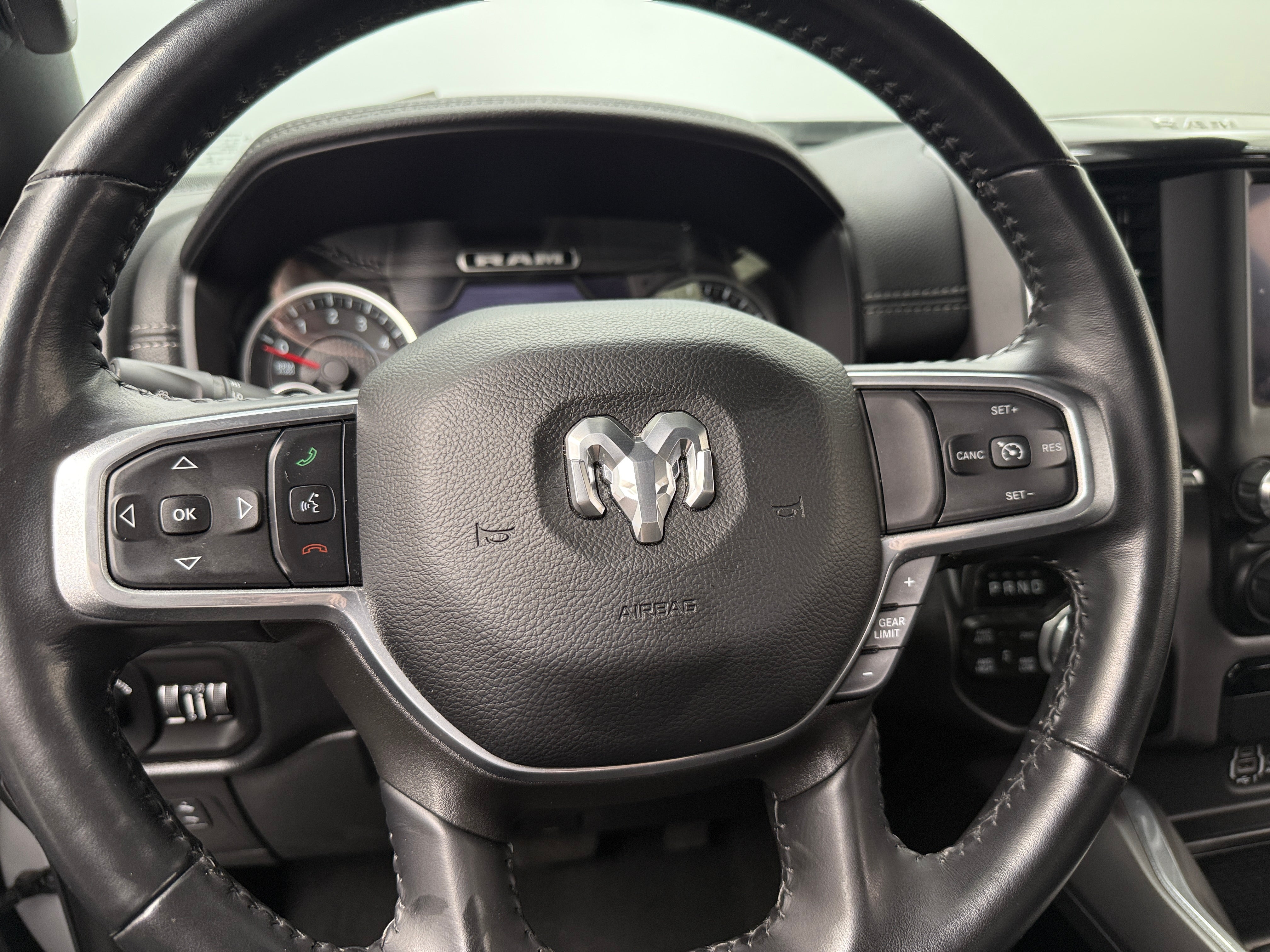 2022 RAM 1500 Laramie 4