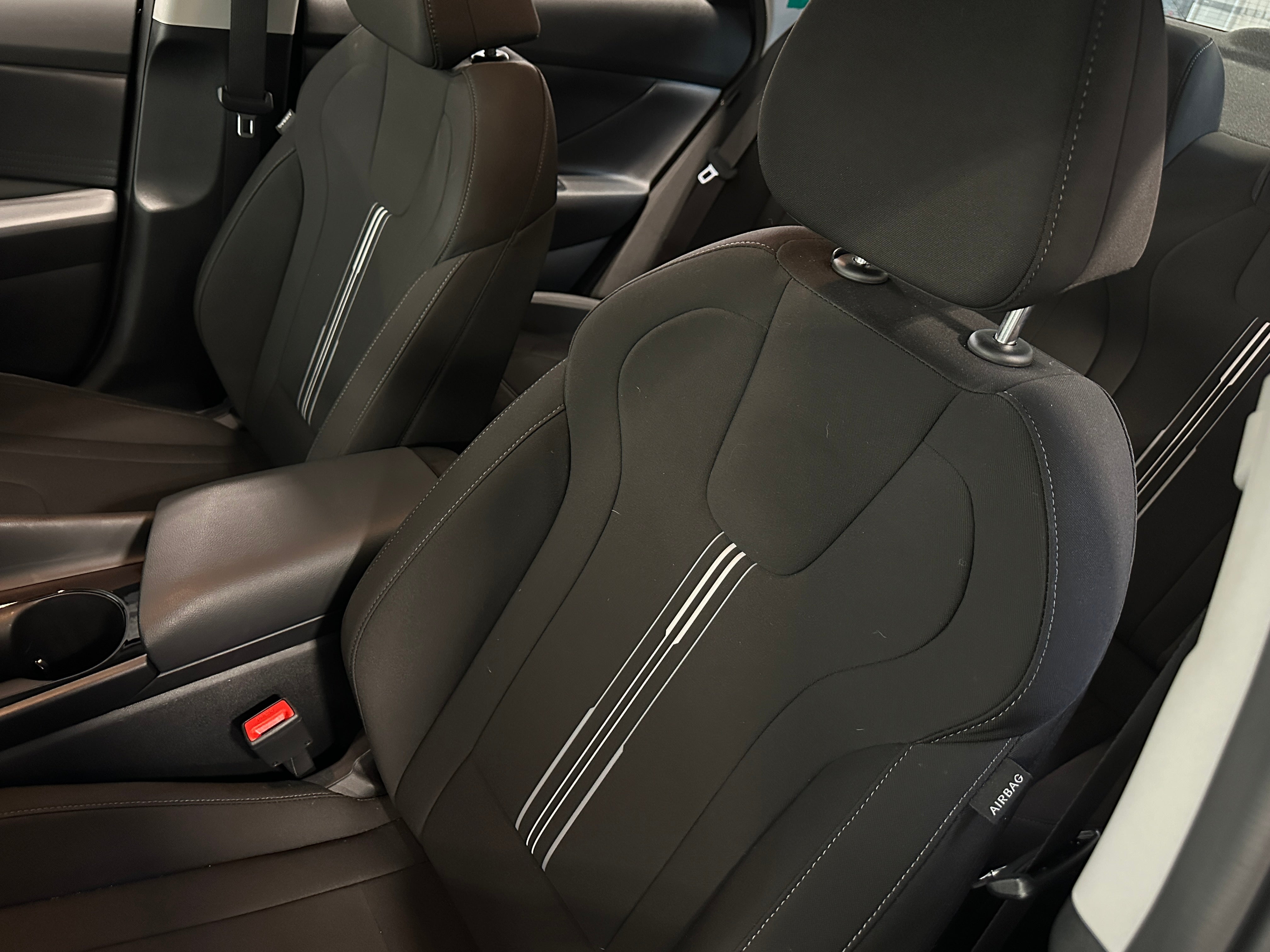 2024 Hyundai Elantra Blue 2