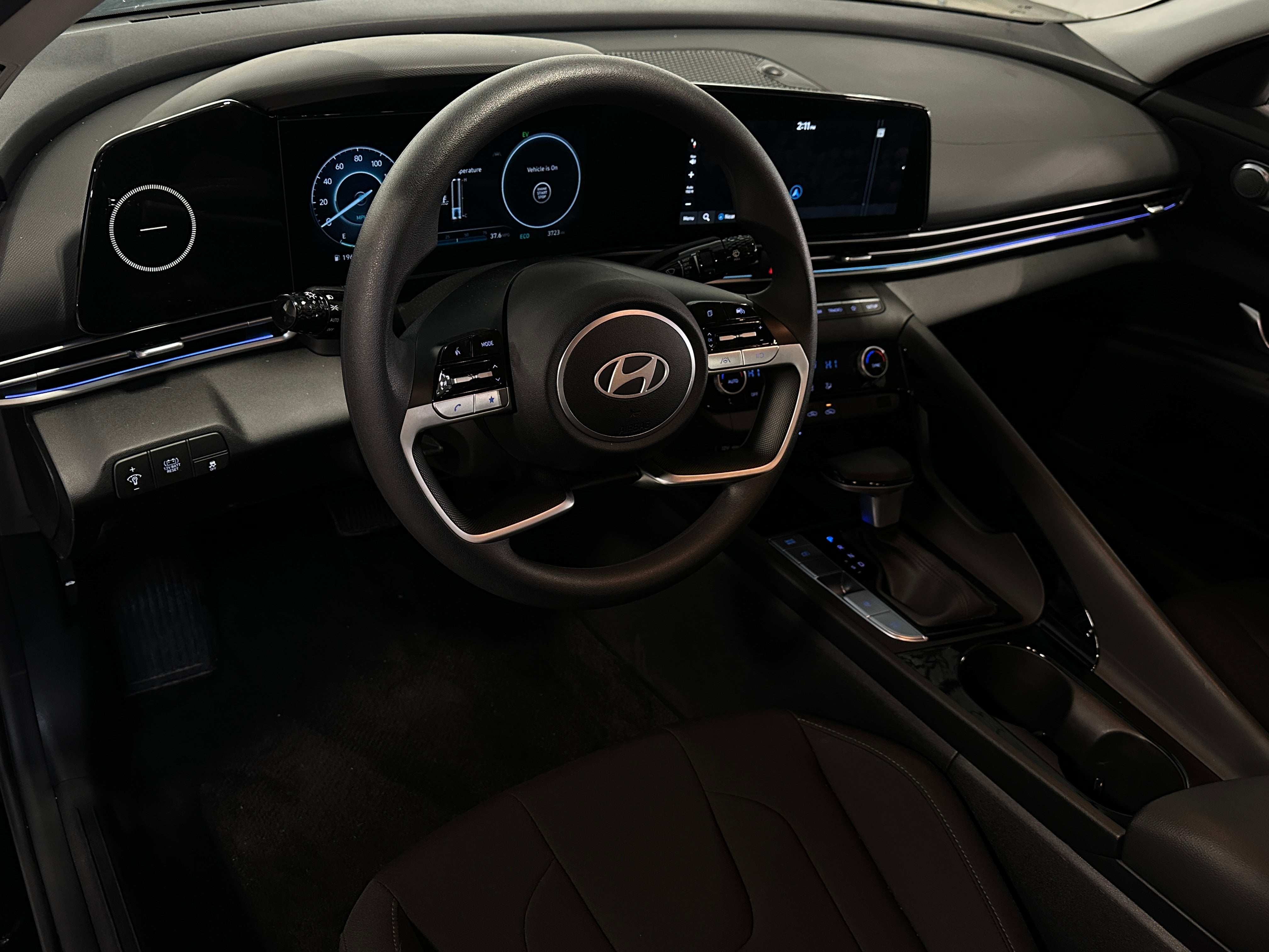 2024 Hyundai Elantra Blue 3